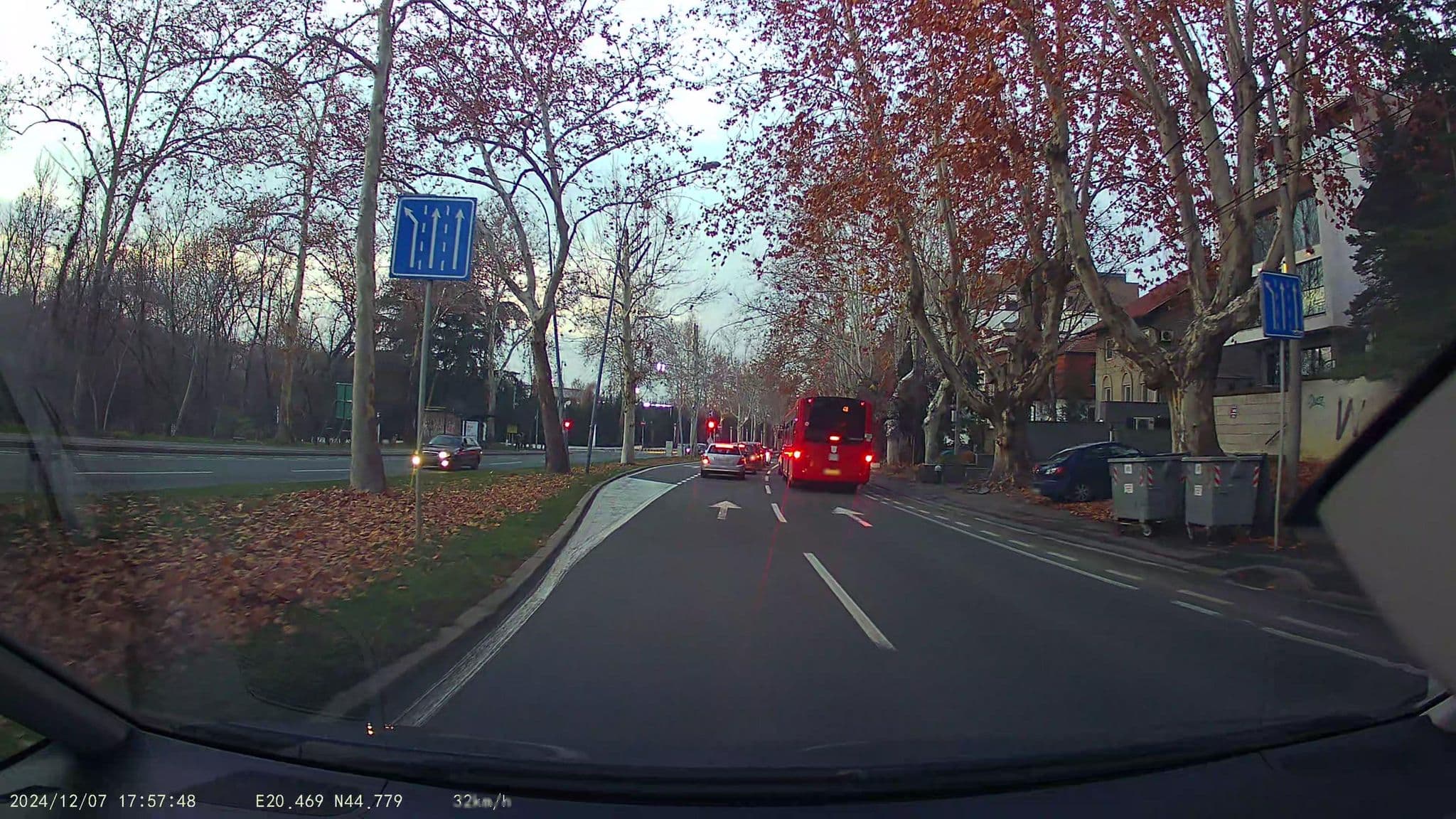 Street view near Vila „Bulevar”, Belgrade — © pmilanovic (CC BY-SA · Mapillary)
