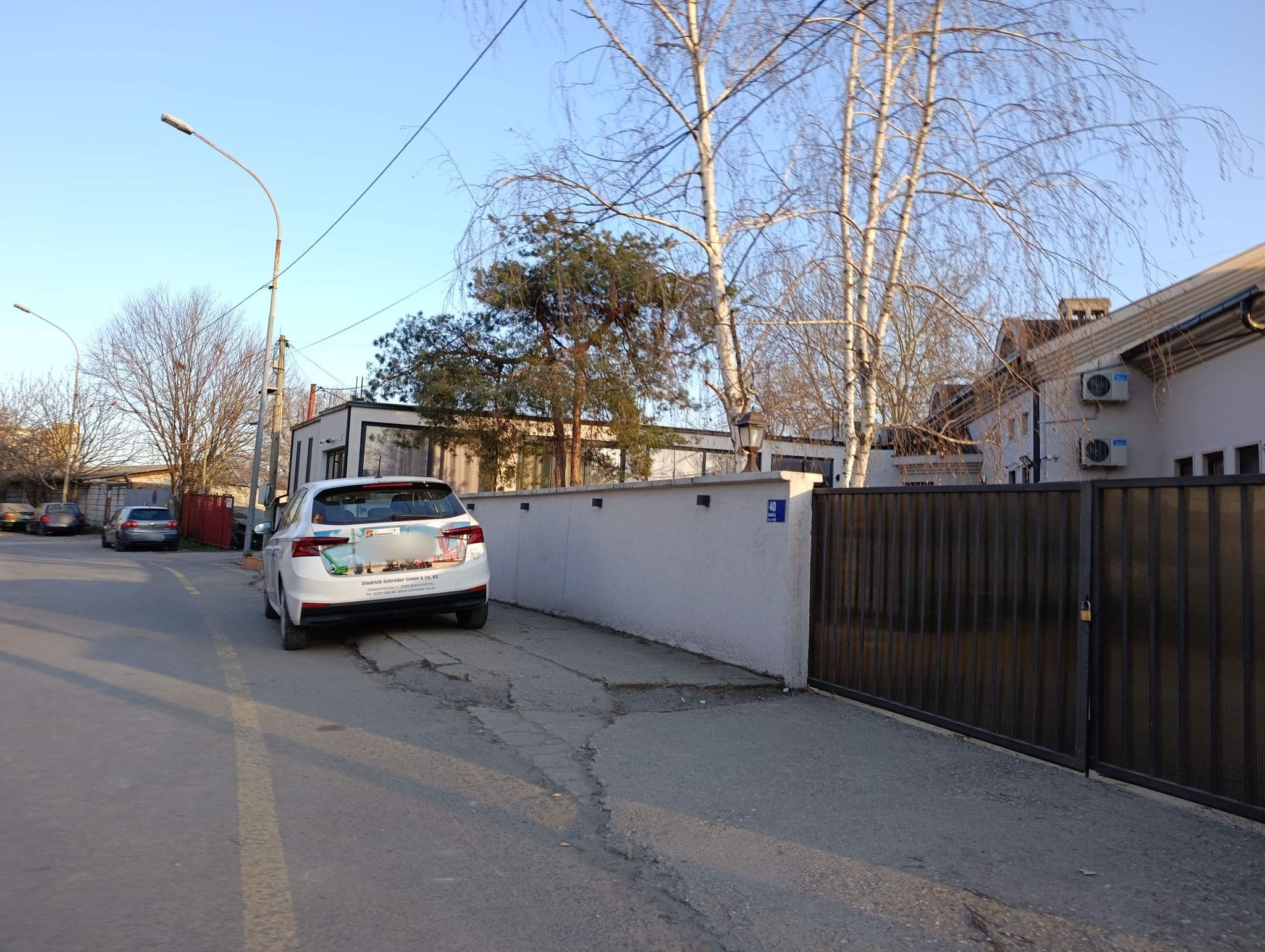 Street view near Quantum Hostel, Belgrade — © shoorick (CC BY-SA · Mapillary)