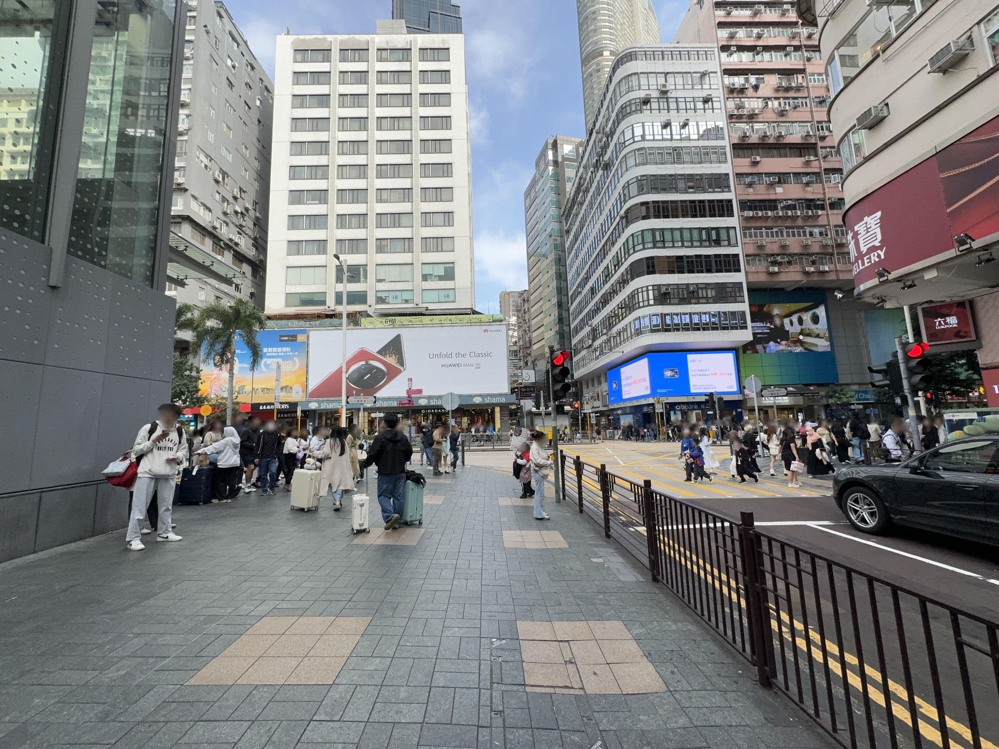 Street view near Yiufai Guesthouse, Tsim Sha Tsui — © filipb (CC BY-SA · Mapillary)