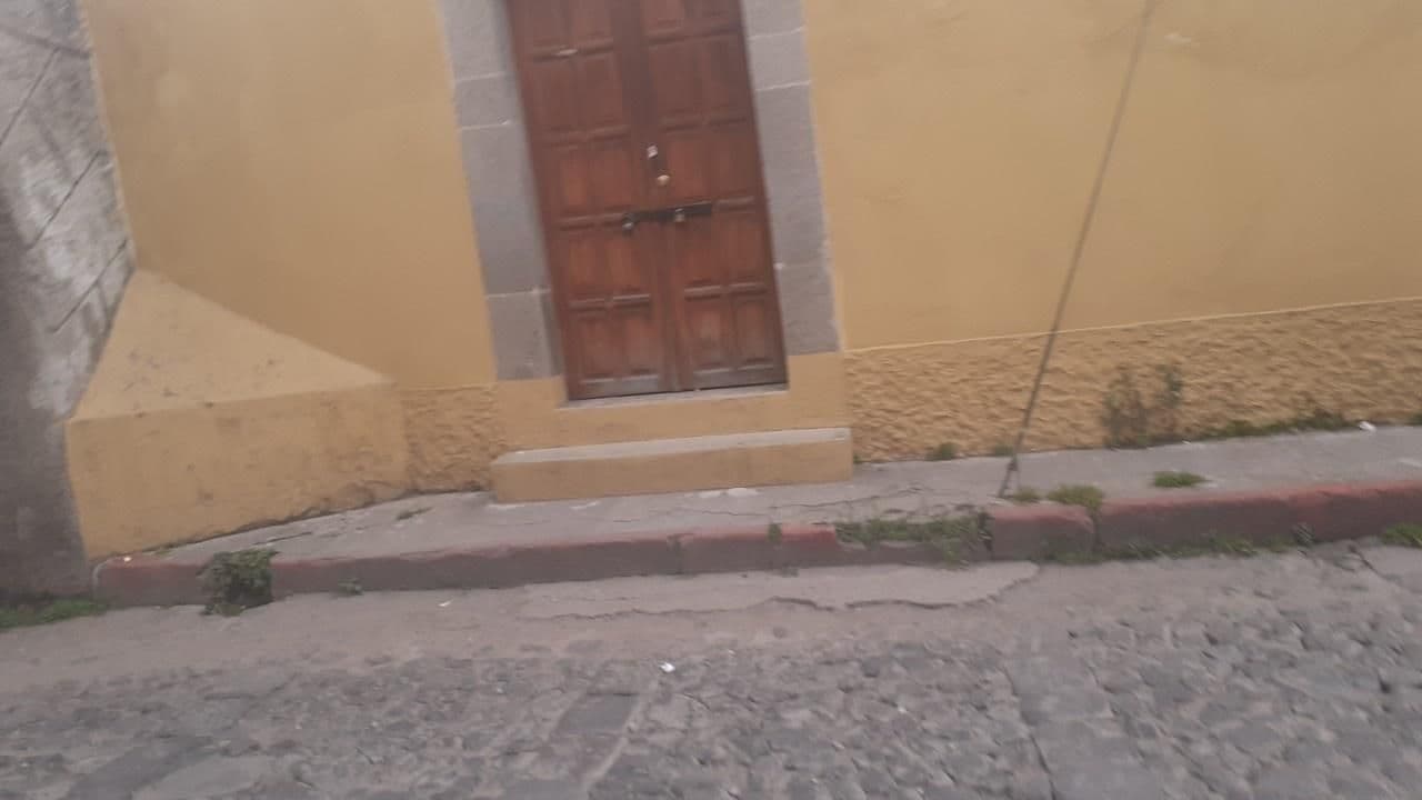 Street view near Casa Real Santa Cruz, Hostal, Quetzaltenango — © julioBaten (CC BY-SA · Mapillary)