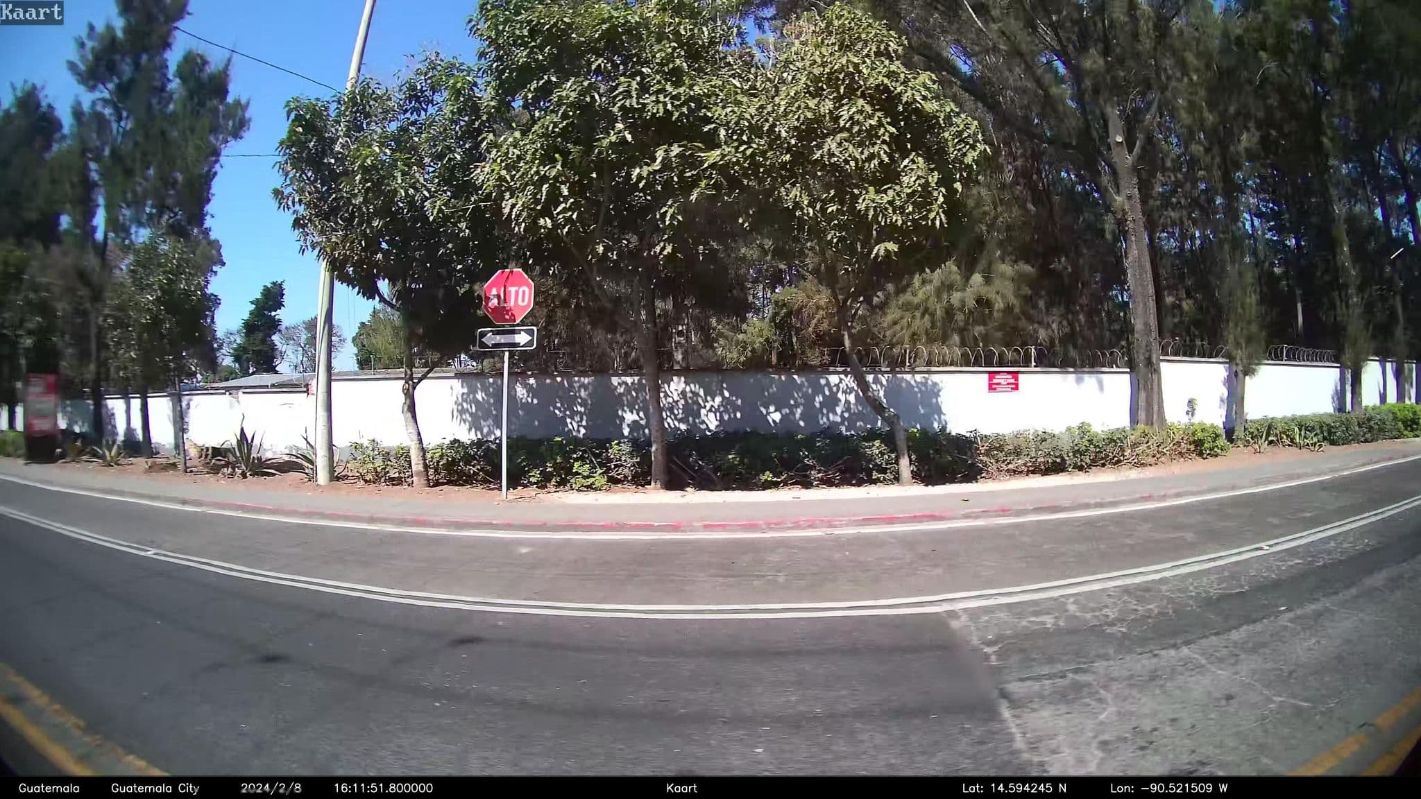 Street view near Hotel bambu resort, Santa Catarina Pinula — © kaart_2 (CC BY-SA · Mapillary)