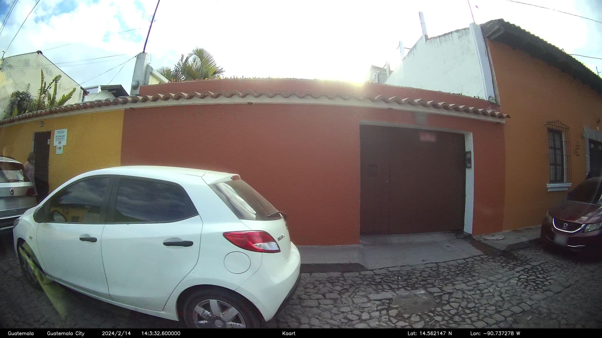 Street view near El Hotel Cristal, Antigua Guatemala — © kaart_2 (CC BY-SA · Mapillary)