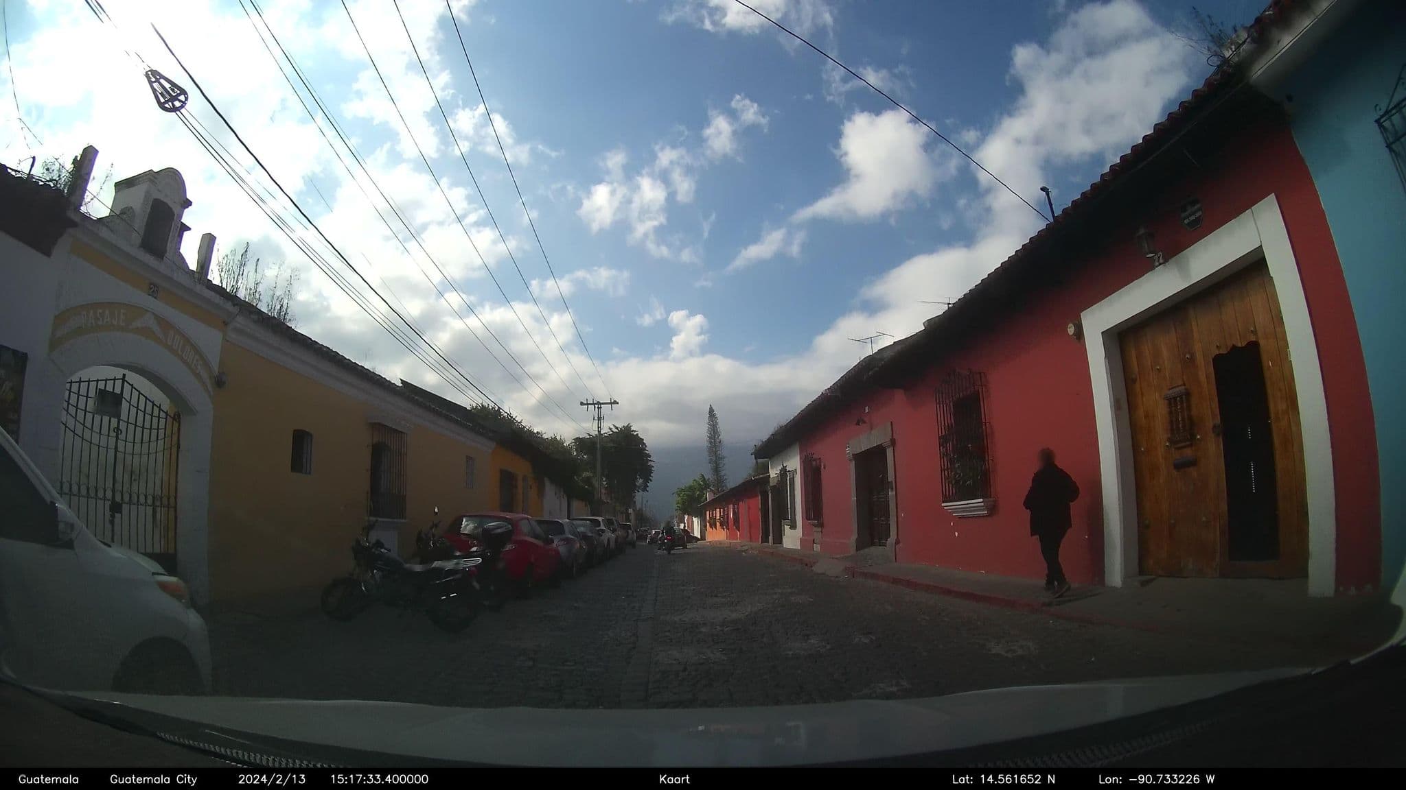 Street view near Hotel Vista Al Cerro, Antigua Guatemala — © kaart_2 (CC BY-SA · Mapillary)