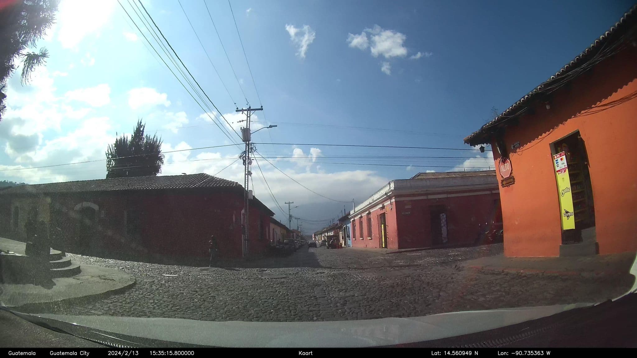 Street view near Roo's Hostal, Antigua Guatemala — © kaart_2 (CC BY-SA · Mapillary)