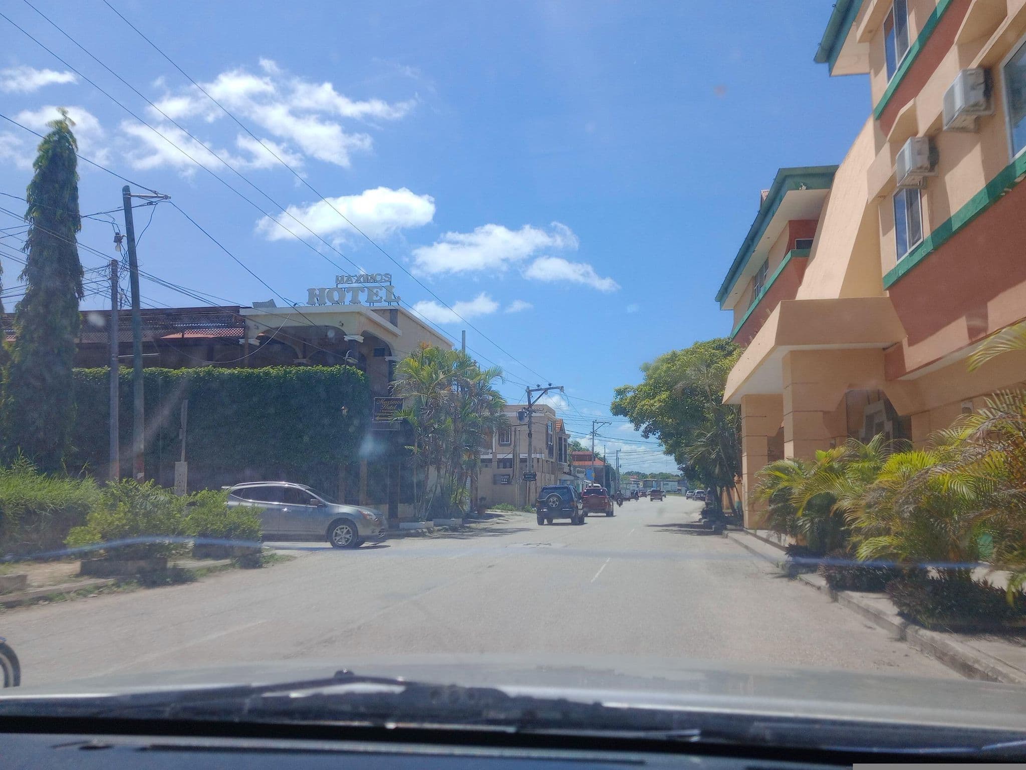 Street view near Hotel Petén Esplendido, Flores — © ingetelca_telefono_6 (CC BY-SA · Mapillary)