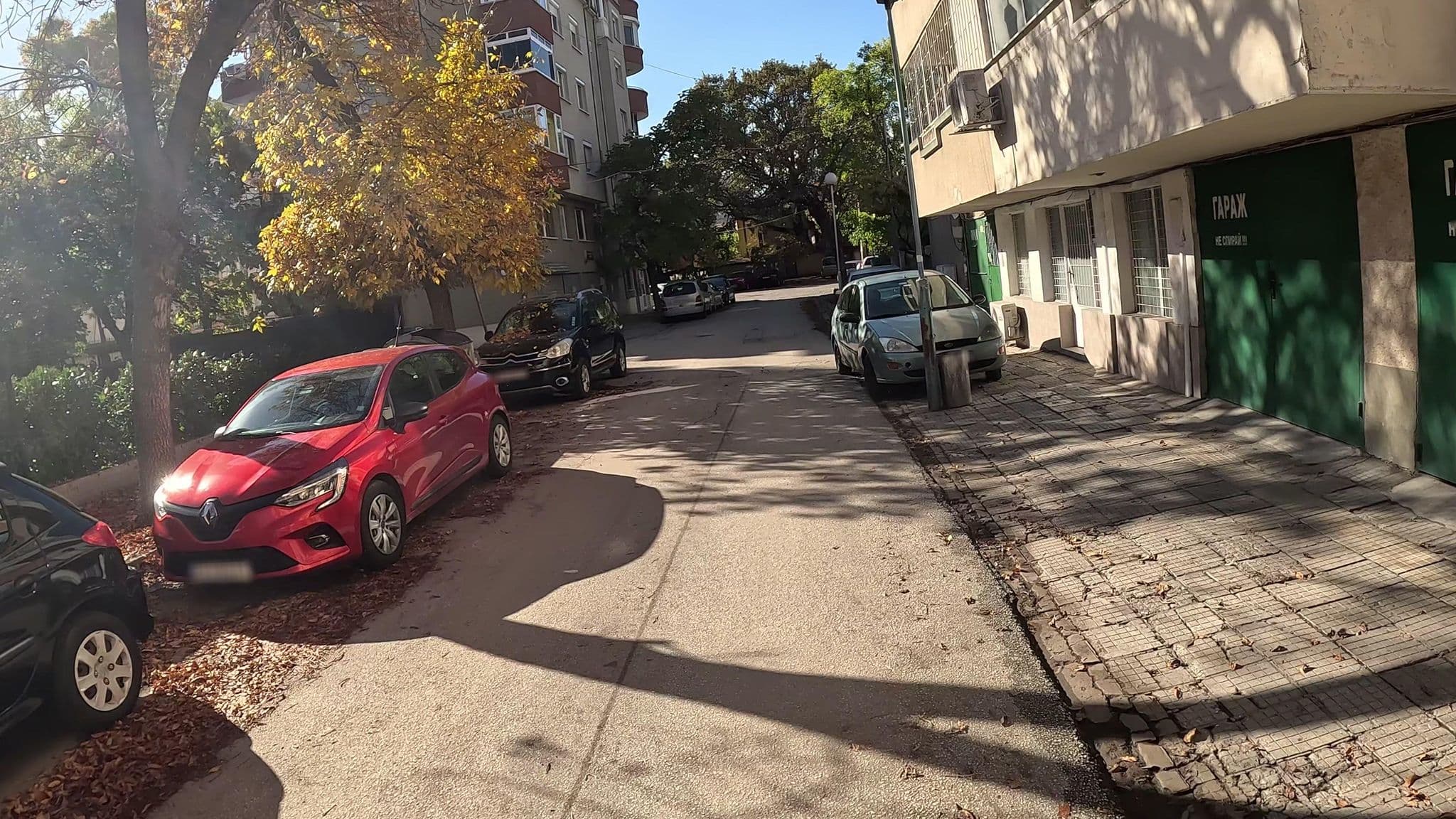 Street view near Гостиница Анкор, Plovdiv — © ivanatora (CC BY-SA · Mapillary)