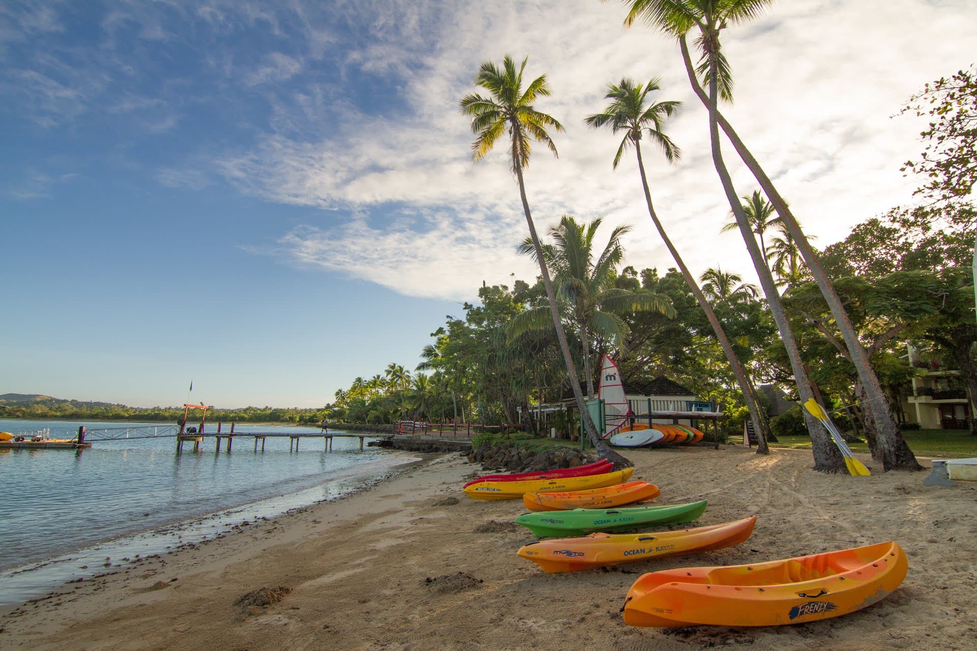 Shangri-La Fijian Resort (via Wikimedia Commons, CC BY-SA 3.0)