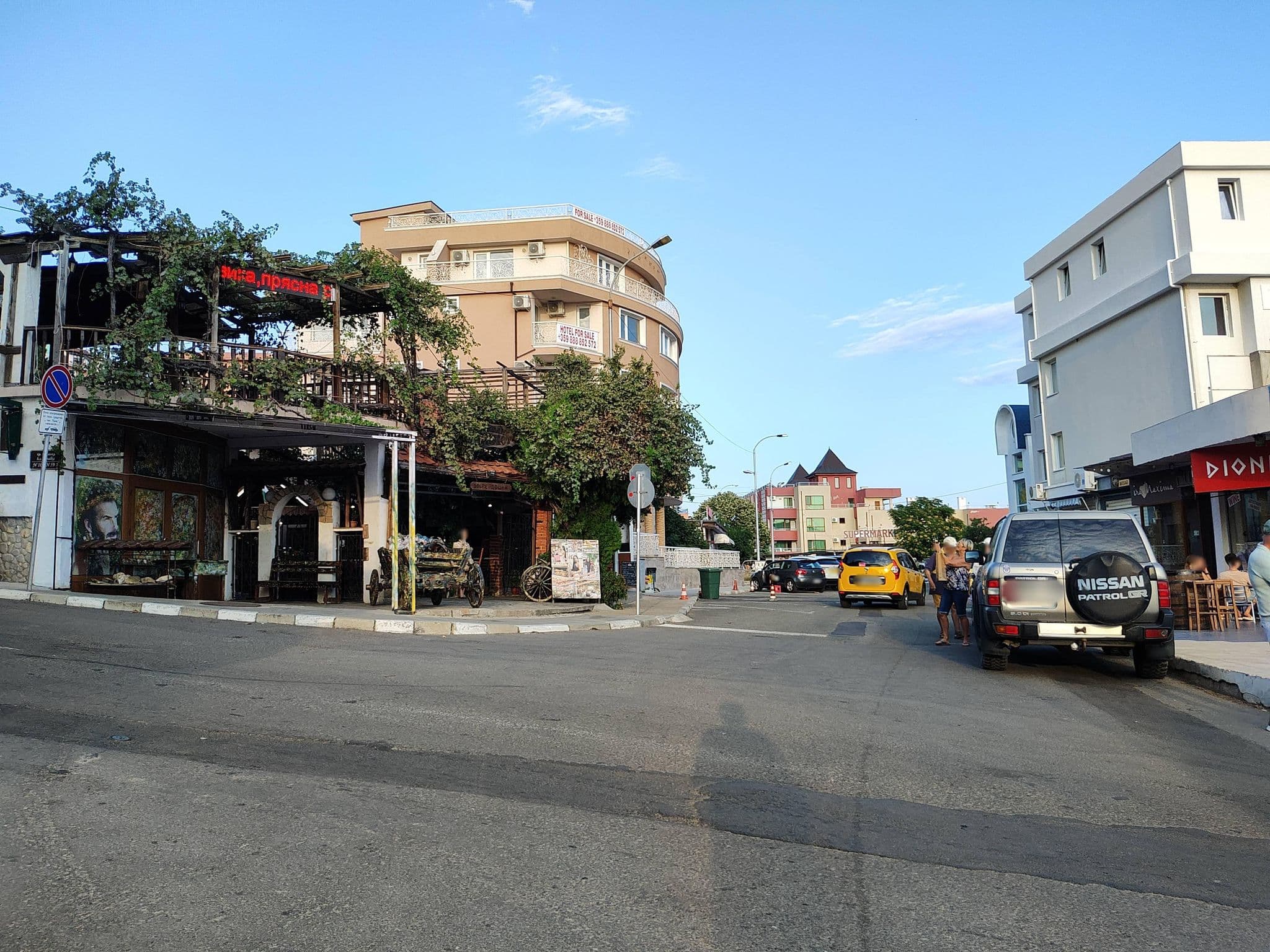 Street view near Семеен Хотел "Мариана", Sveti Vlas — © approksimator (CC BY-SA · Mapillary)