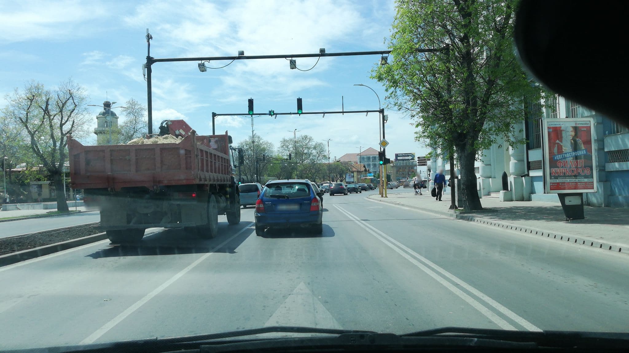 Street view near ВМК (Военно-морски клуб) 1*, Varna — © kalvin (CC BY-SA · Mapillary)