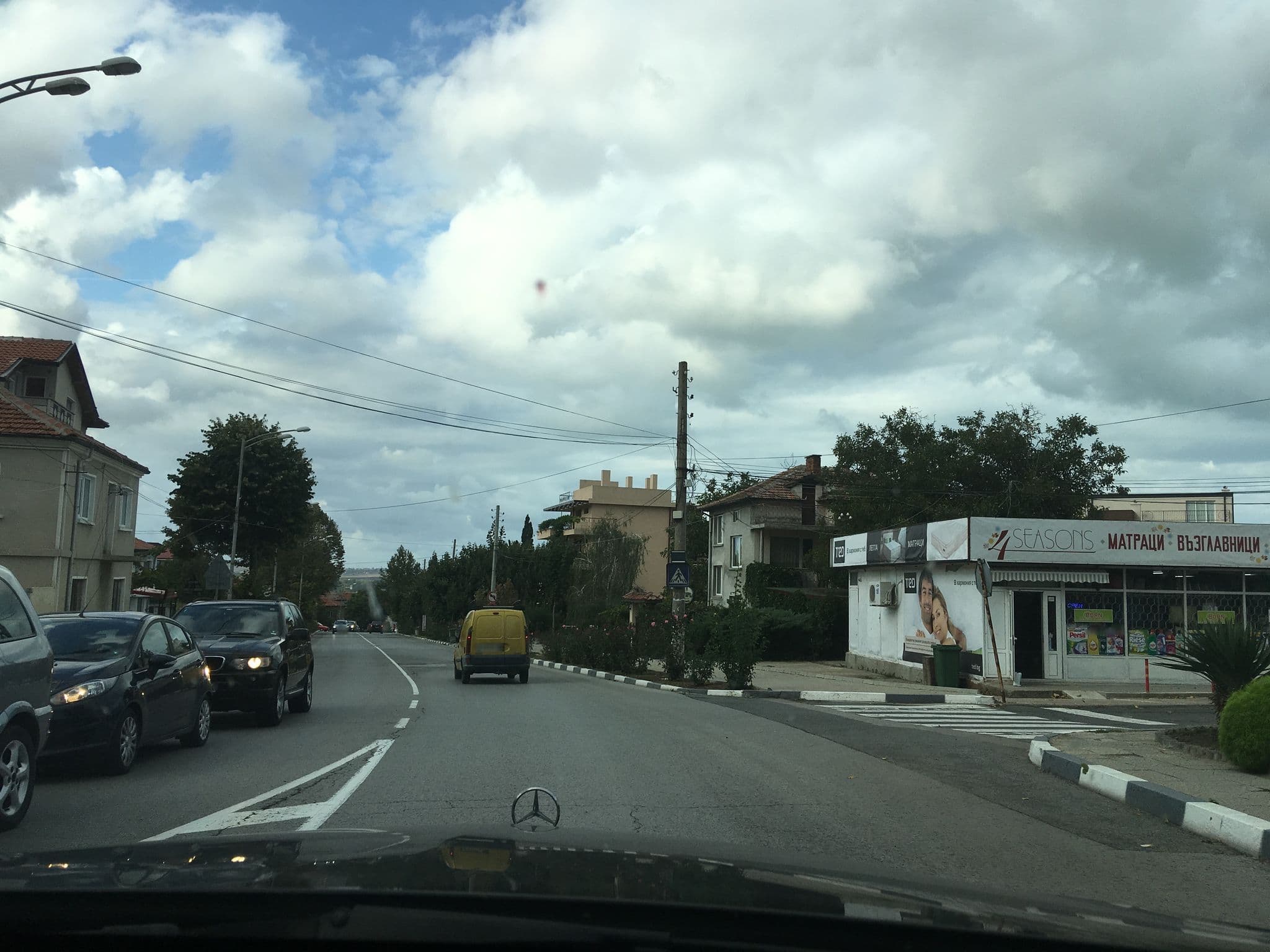 Street view near Hotel "Старият Елен", Obzor — © romanshikin (CC BY-SA · Mapillary)