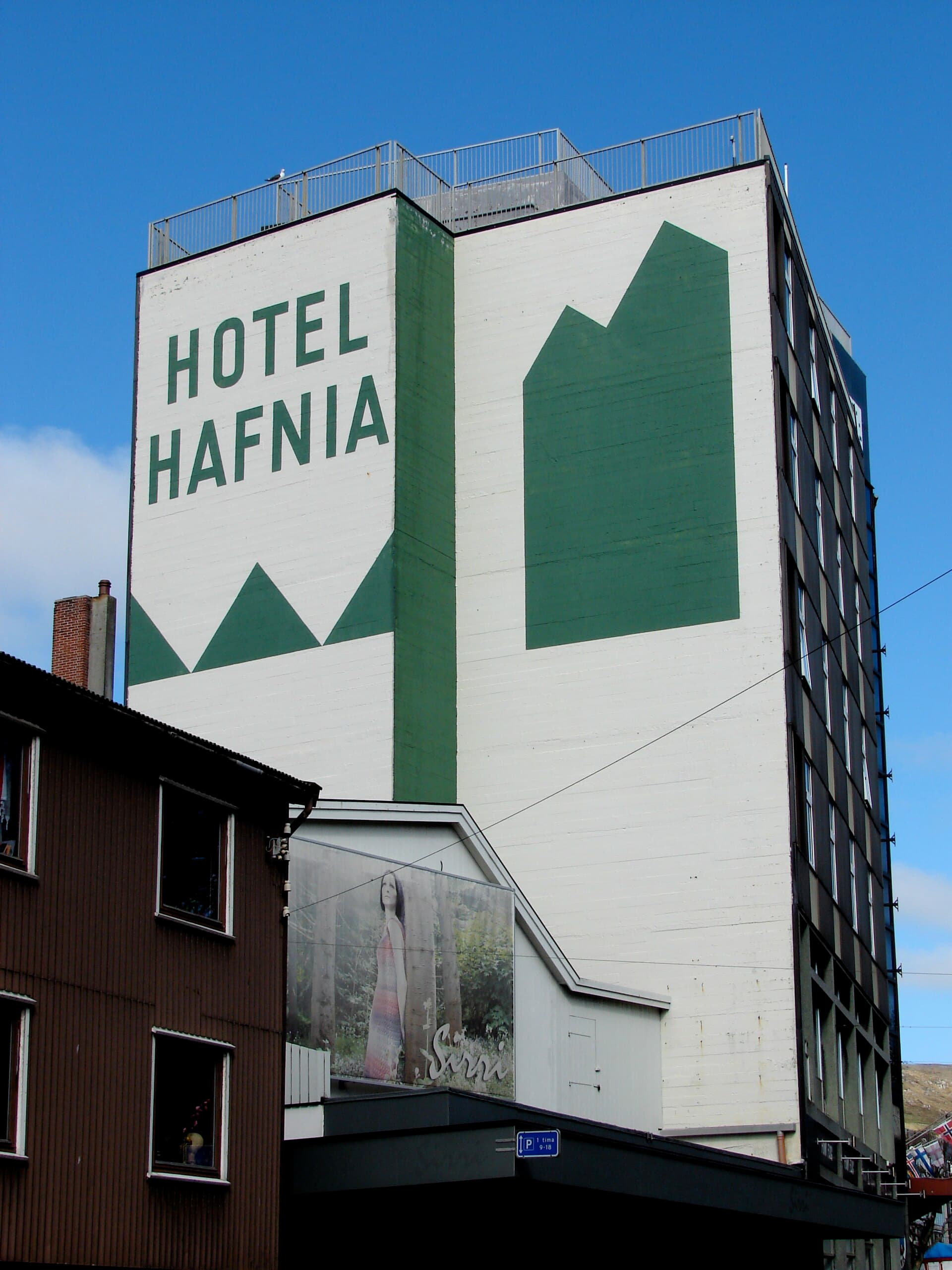 Hotel Hafnia (via Wikimedia Commons, CC BY-SA 3.0)