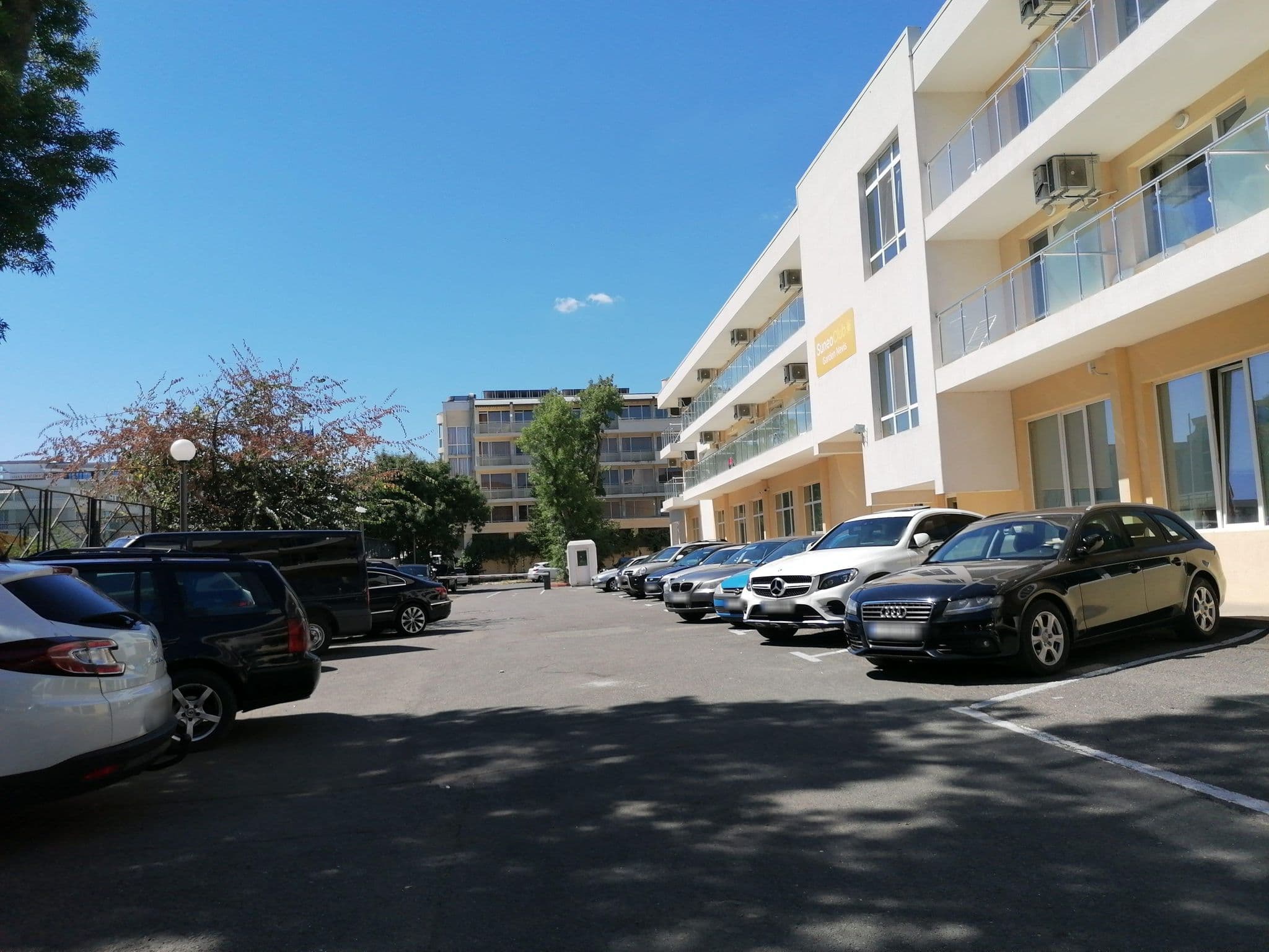 Street view near Hotel Polyusi, Sveti Vlas — © approksimator (CC BY-SA · Mapillary)