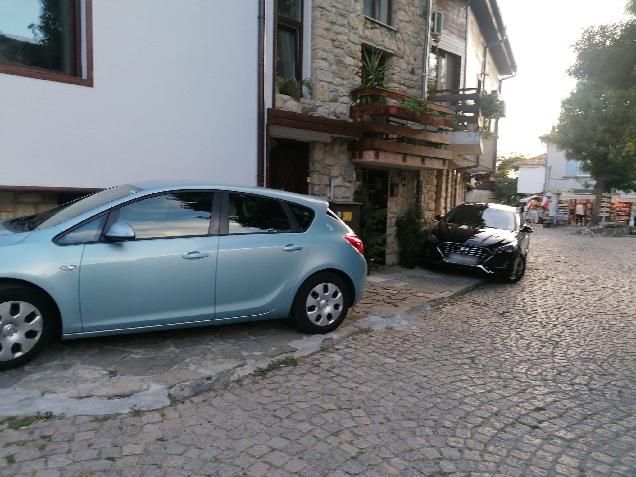 Street view near Къща за Гости Жужа ( Juja Guest House), Nesebar — © approksimator (CC BY-SA · Mapillary)