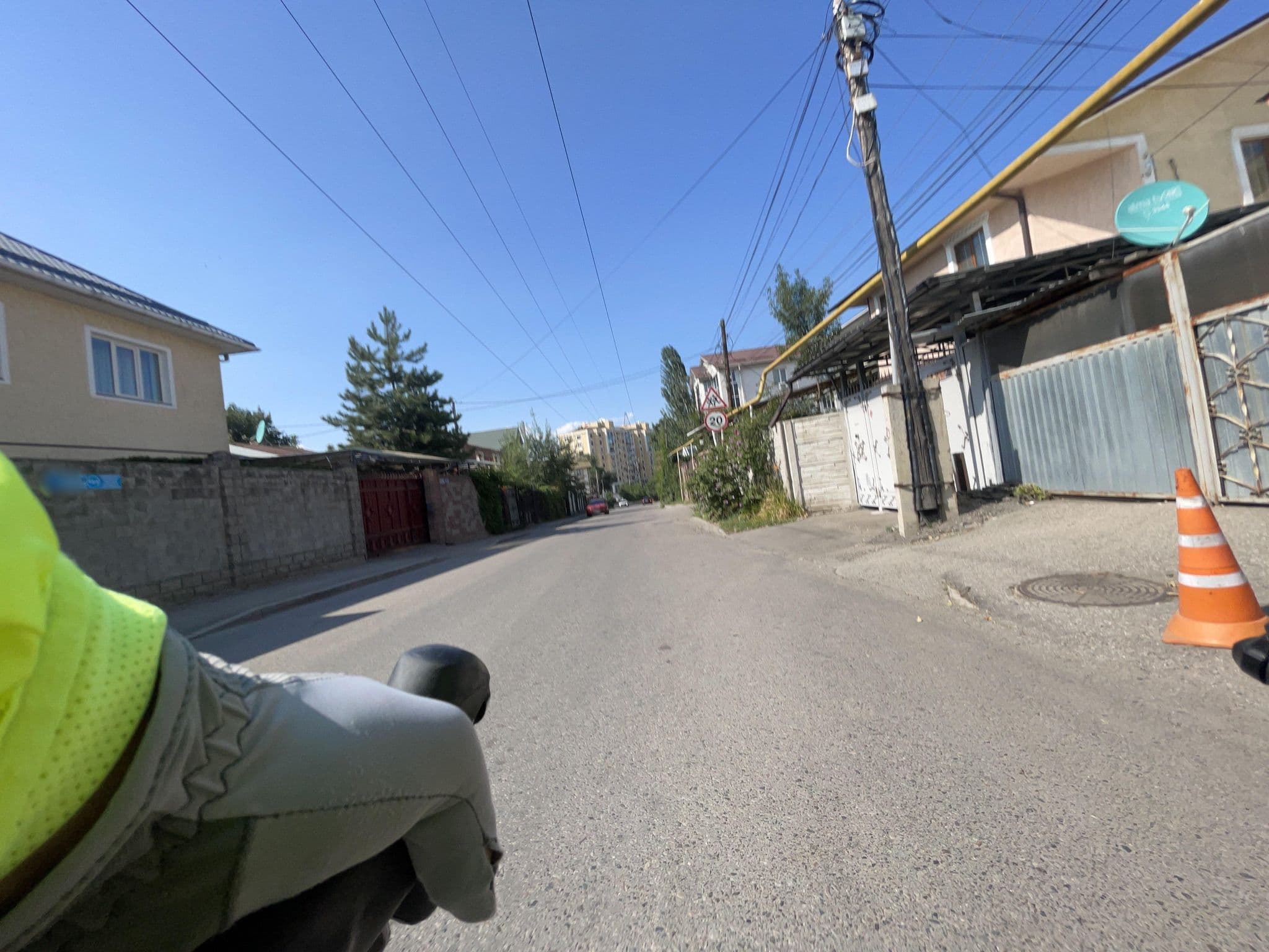 Street view near Достык Хостел, Almaty — © ruslan_fat (CC BY-SA · Mapillary)