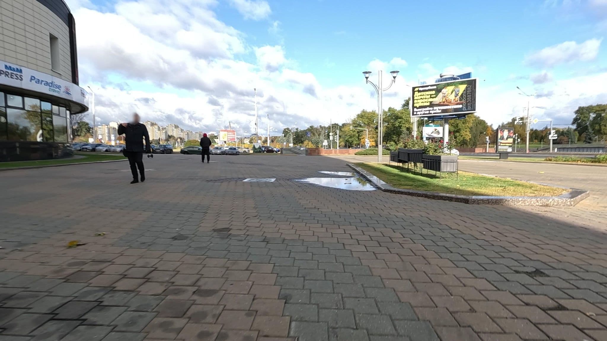 Street view near Гостиничный комплекс «Юбилейный» / Hotel Yubileiny, Minsk — © vicgor (CC BY-SA · Mapillary)