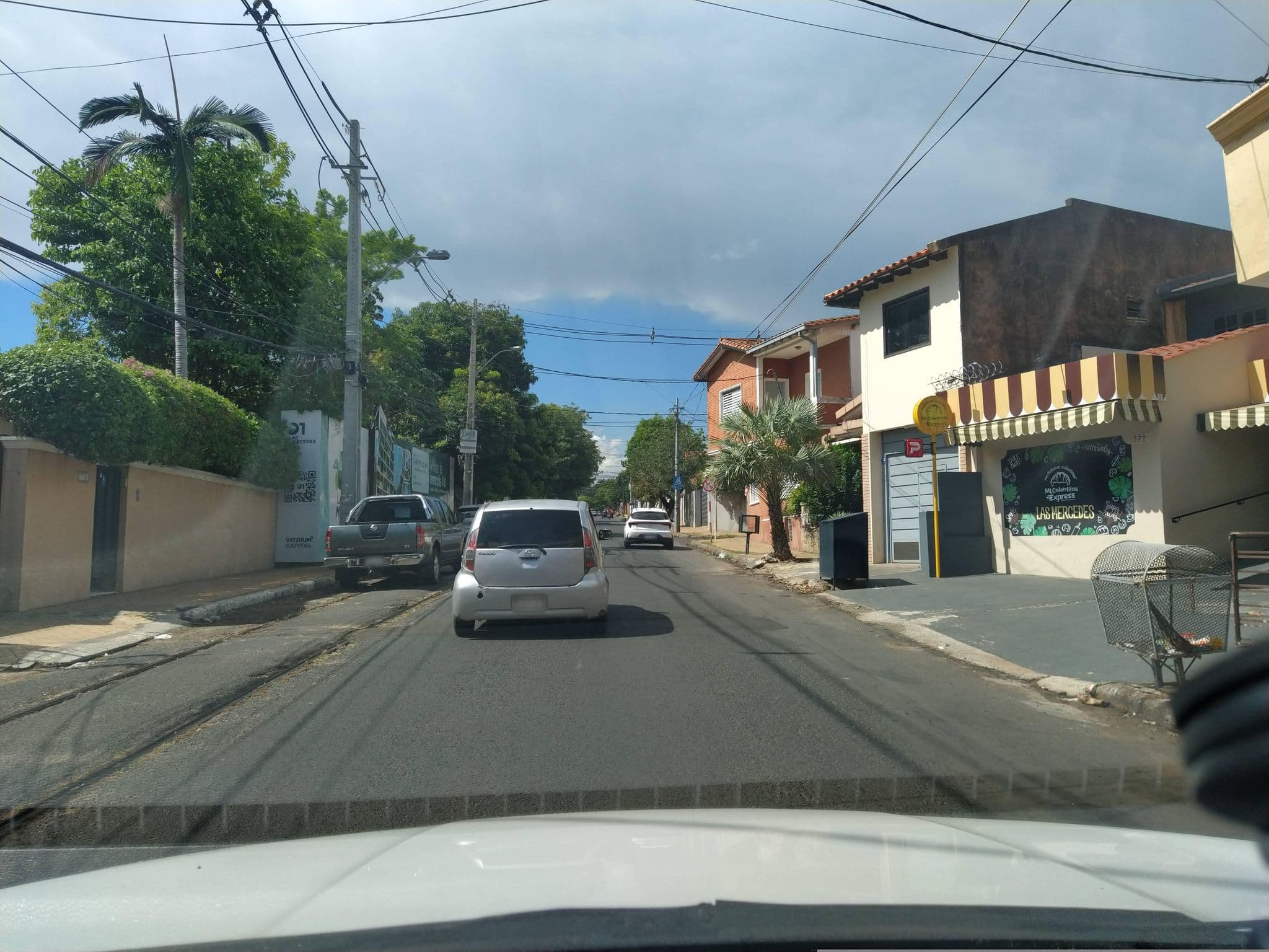 Street view near Hostal Jarro Lata, Asunción — © jjorrge (CC BY-SA · Mapillary)