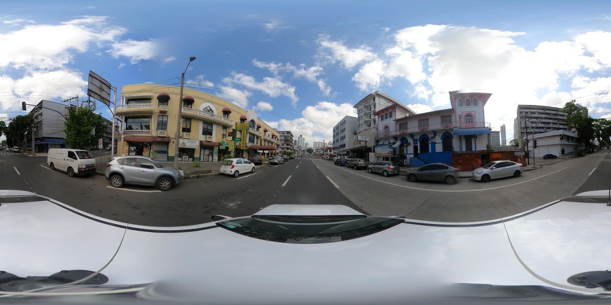 Street view near Hotel Avila Eco Inn, Curundú — © kaart_4 (CC BY-SA · Mapillary)