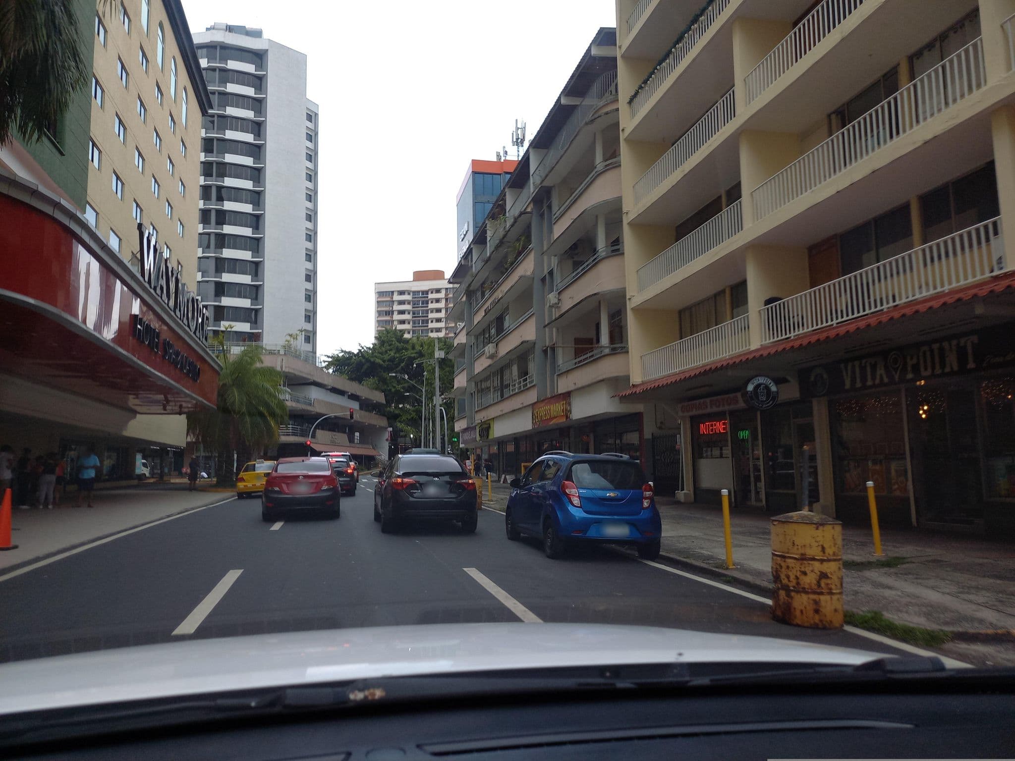 Street view near Hotel Tryp By Wyndham, Panama City — © edward (CC BY-SA · Mapillary)