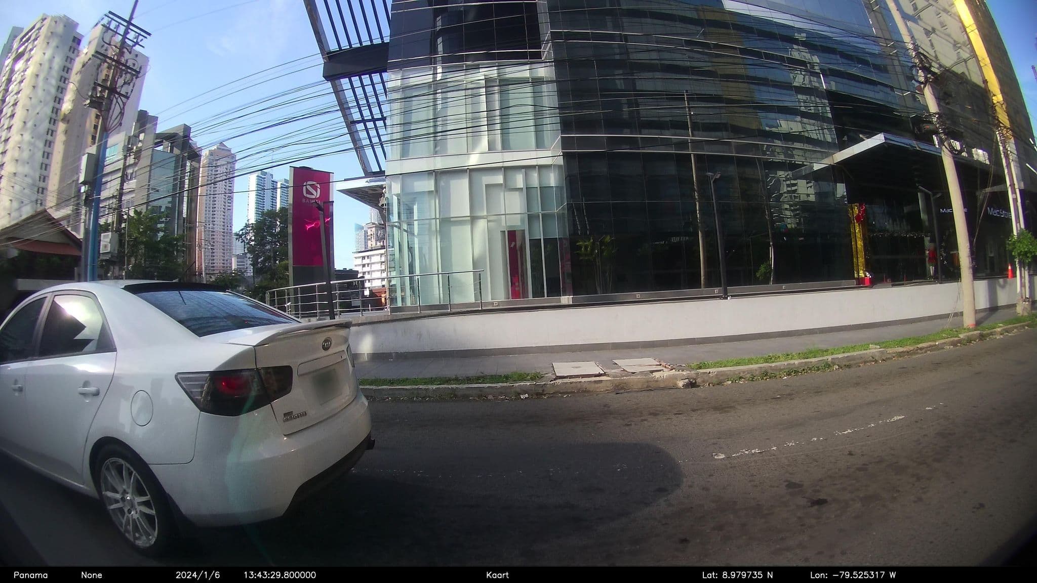 Street view near Fantastic Suite Corner Room 1810, Panama City — © kaart_2 (CC BY-SA · Mapillary)
