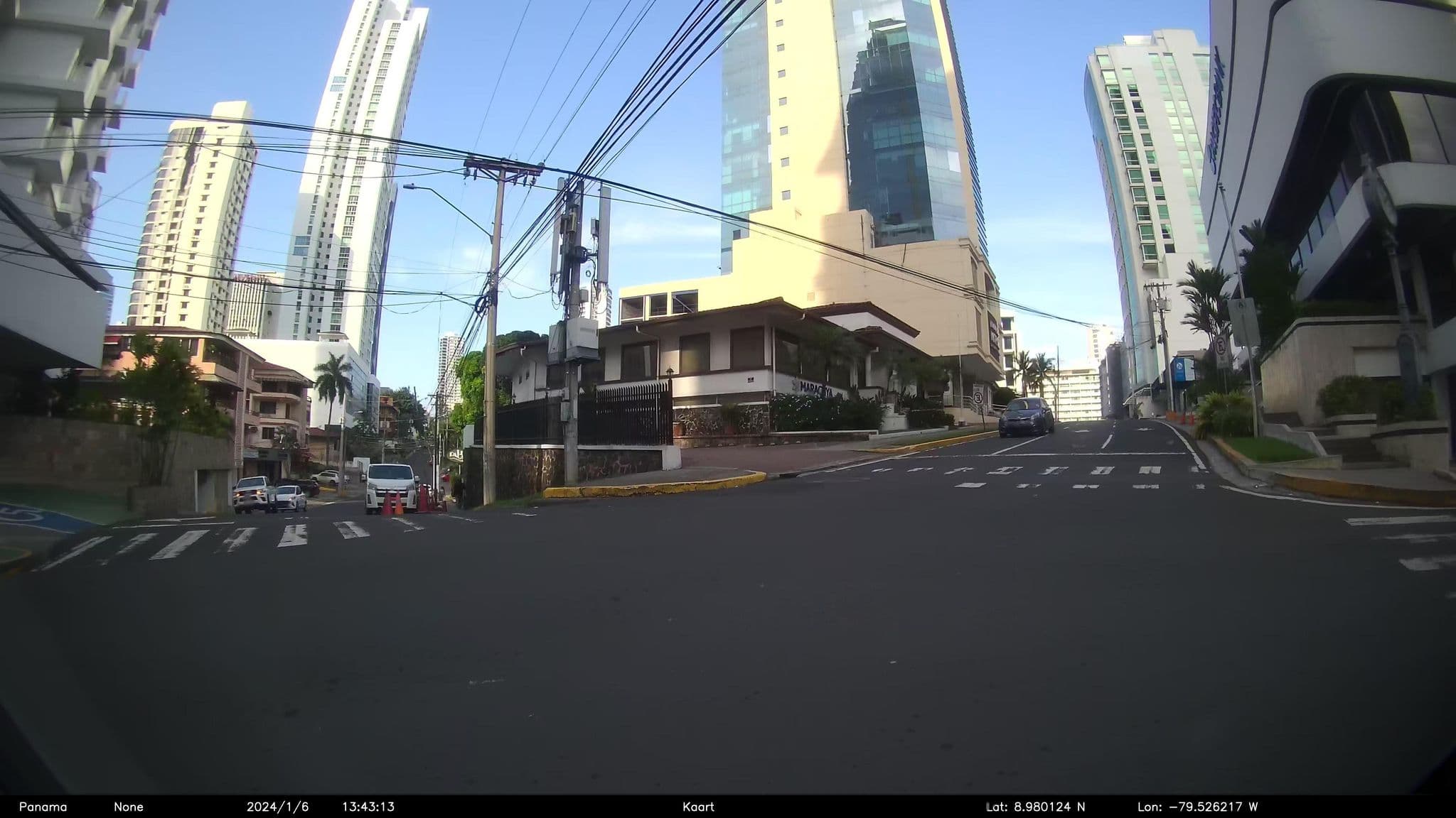 Street view near Tower House Suites Hotel, Panama City — © kaart_2 (CC BY-SA · Mapillary)