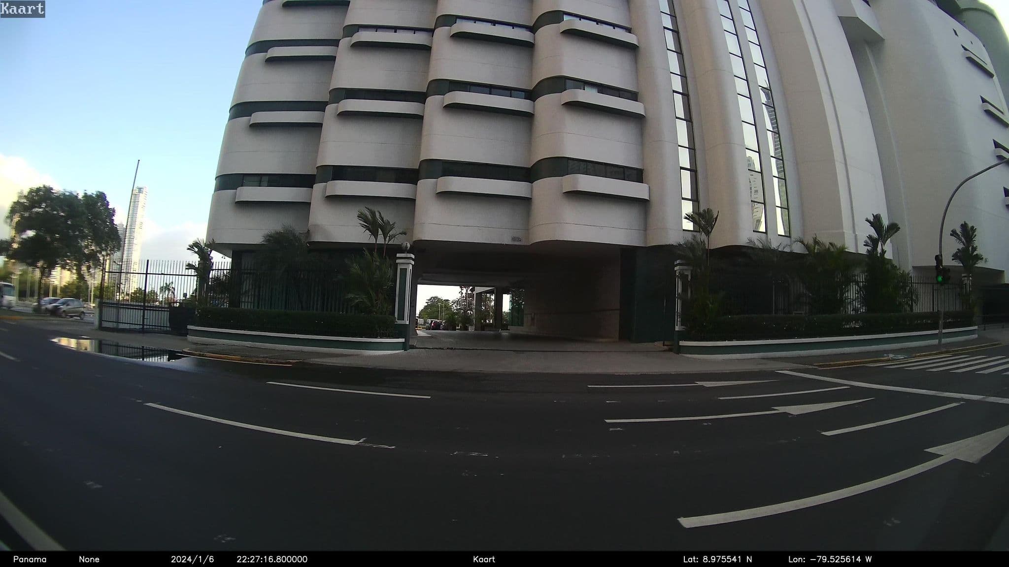 Street view near Le Meridien Club Lounge, Panama City — © kaart_2 (CC BY-SA · Mapillary)