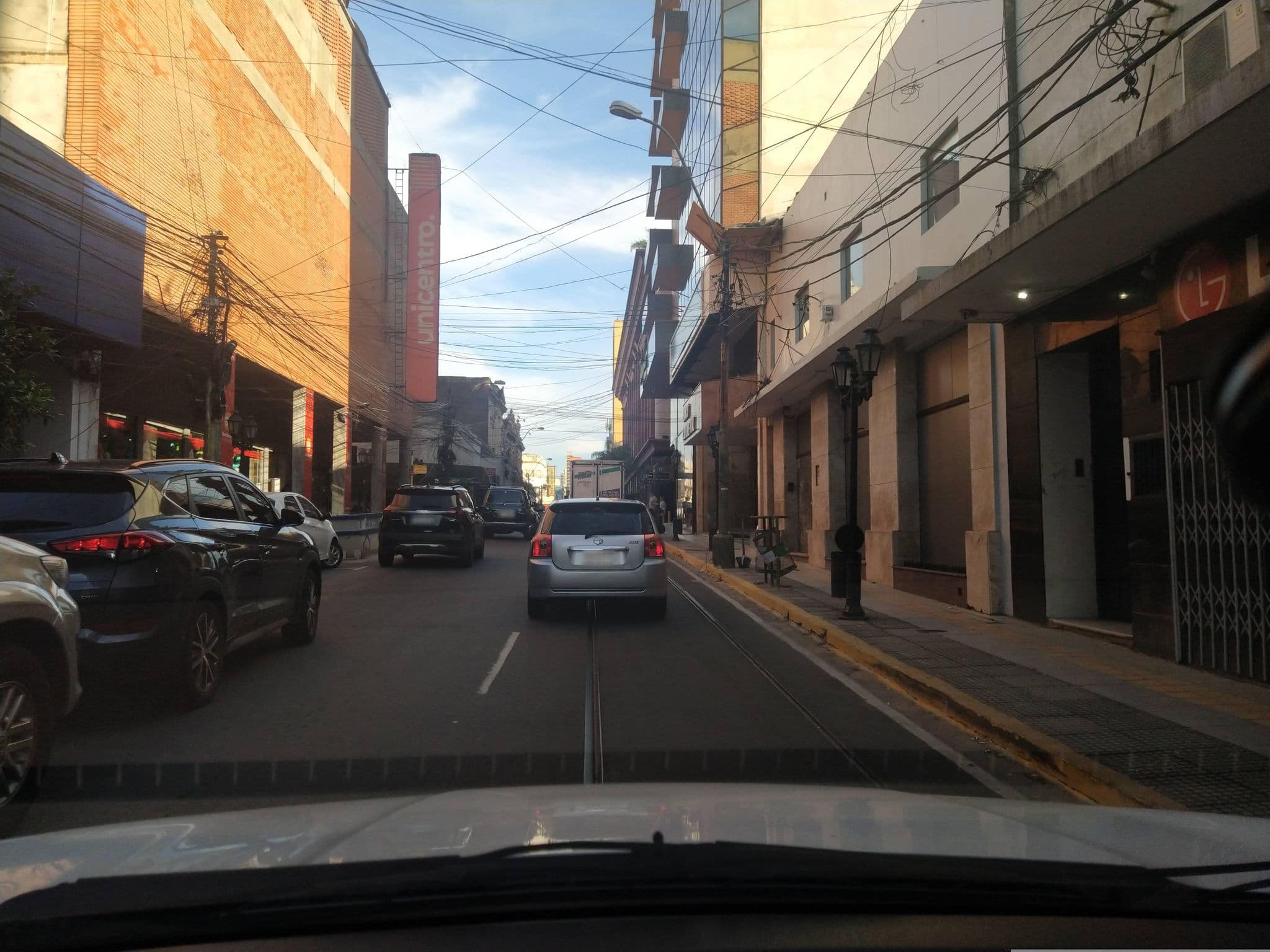 Street view near Las Margaritas Hotel, Asunción — © jjorrge (CC BY-SA · Mapillary)