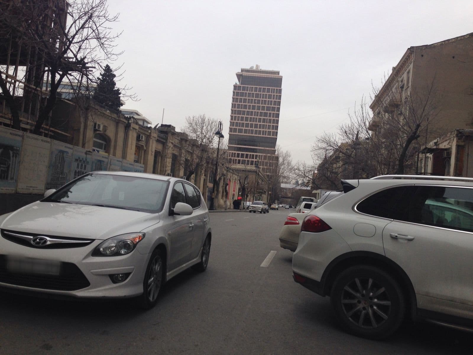 Street view near 长城饭店, Baku — © geomapper69 (CC BY-SA · Mapillary)