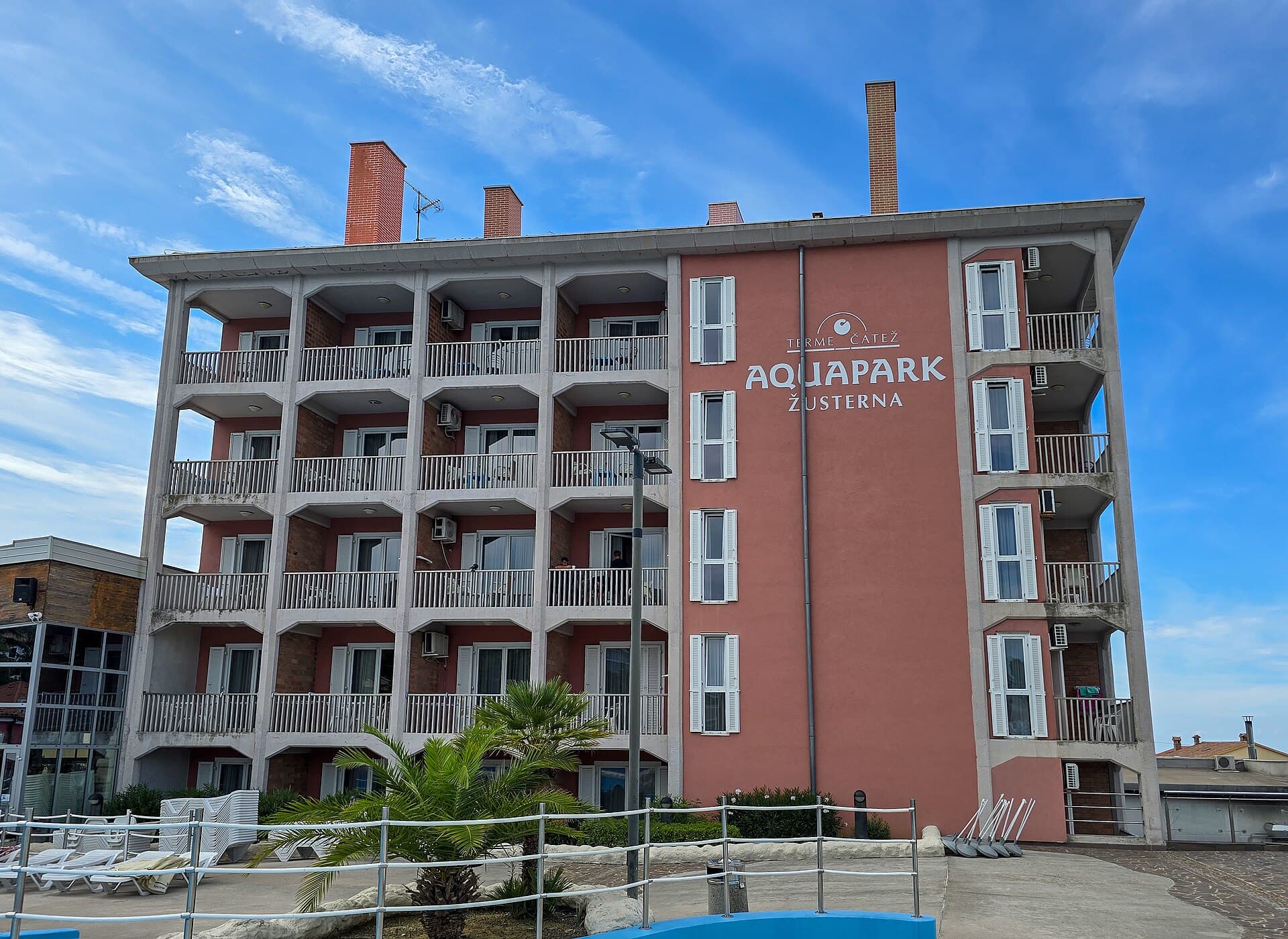 Aquapark hotel Žusterna (via Wikimedia Commons, CC BY 4.0)