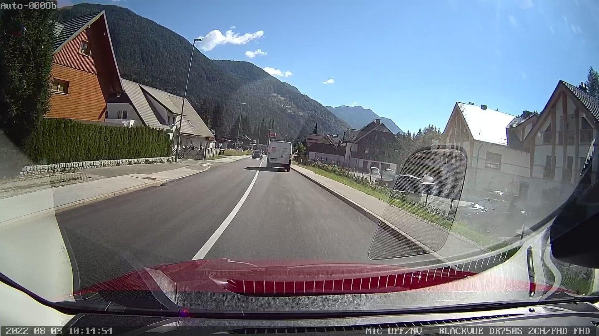 Street view near Jacob's Creek Apartments, Kranjska Gora — © rdnnk (CC BY-SA · Mapillary)