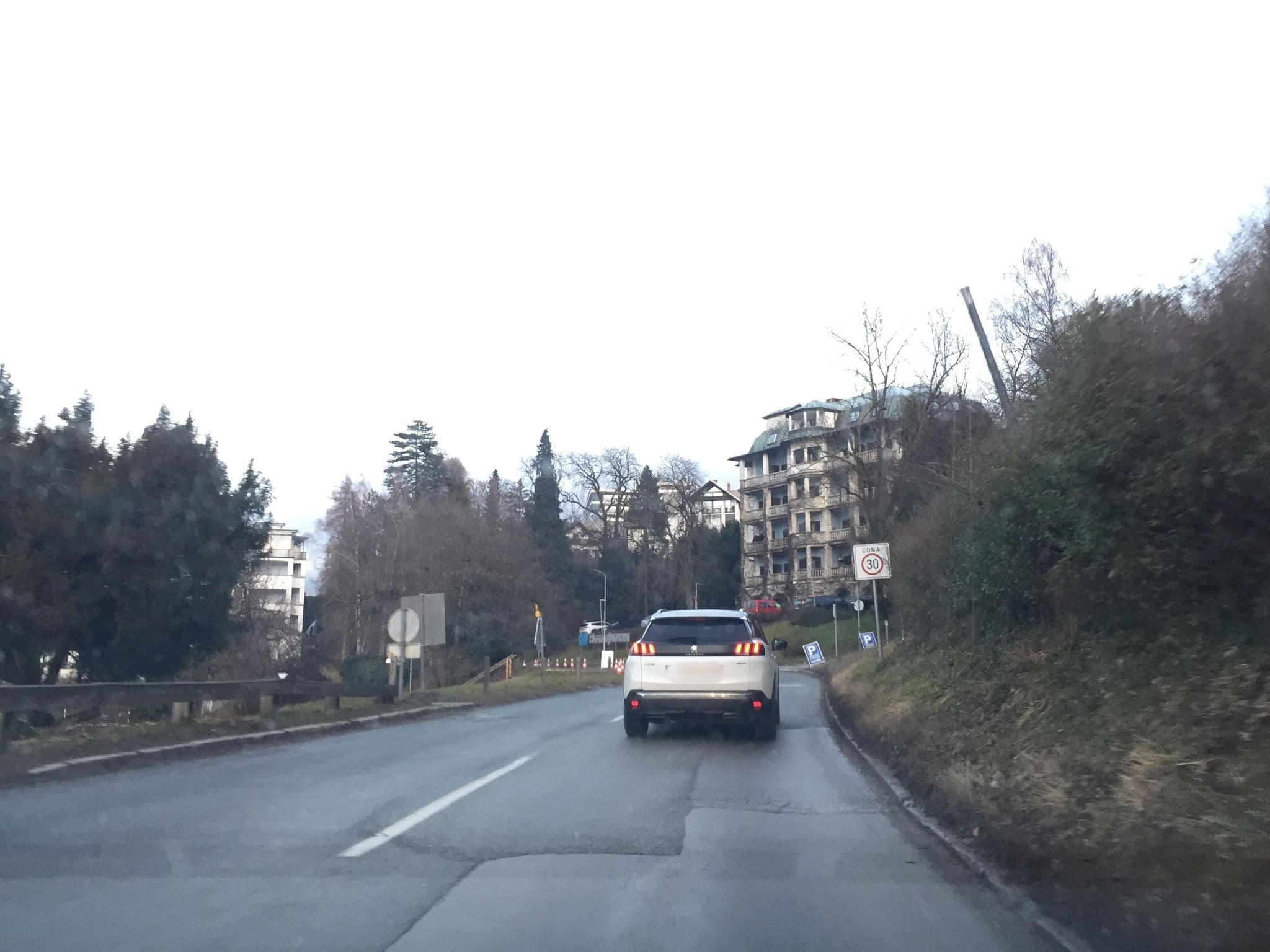 Street view near Vila Ajda, Bled — © igorzo (CC BY-SA · Mapillary)
