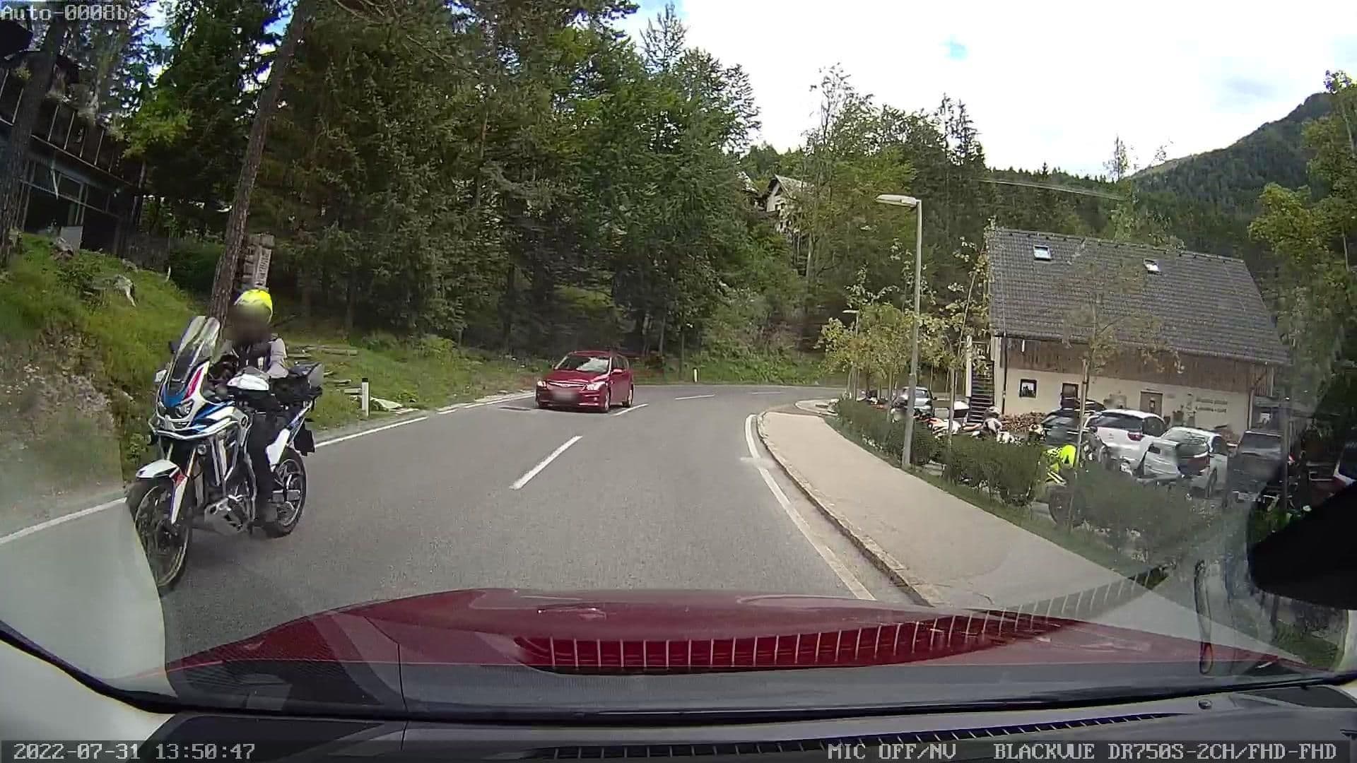 Street view near Hotel Villa Triglav Kranjska Gora, Kranjska Gora — © rdnnk (CC BY-SA · Mapillary)
