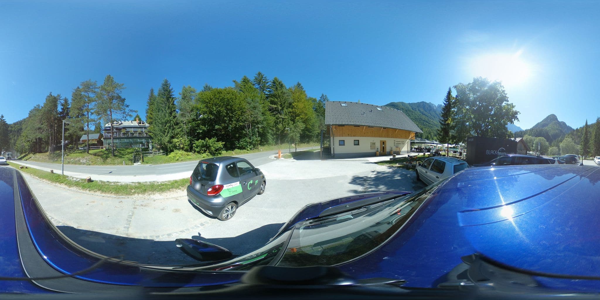 Street view near Jasna Chalet Resort, Kranjska Gora — © javiersanp (CC BY-SA · Mapillary)