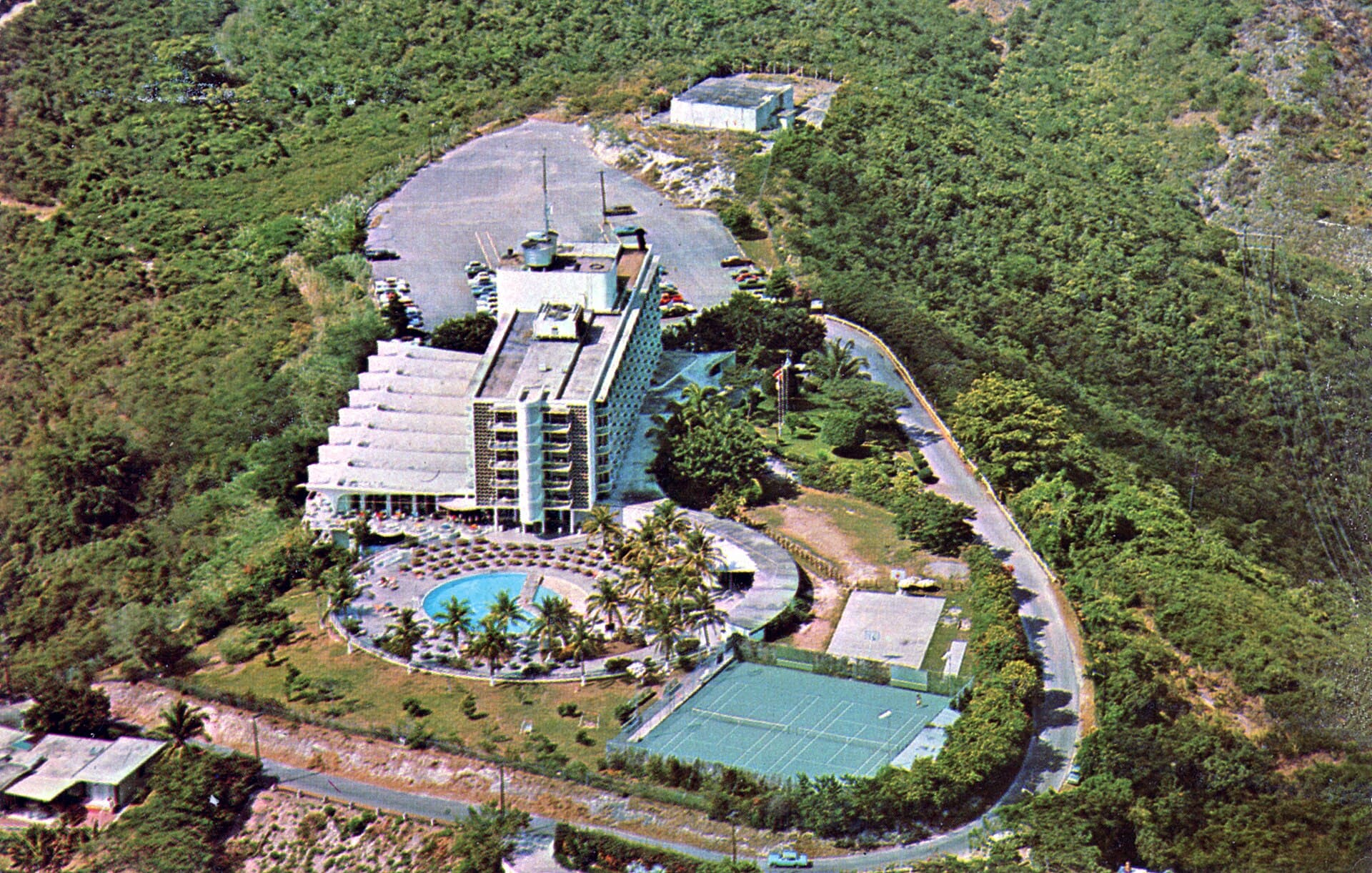 Ponce Intercontinental (via Wikimedia Commons, Public domain)