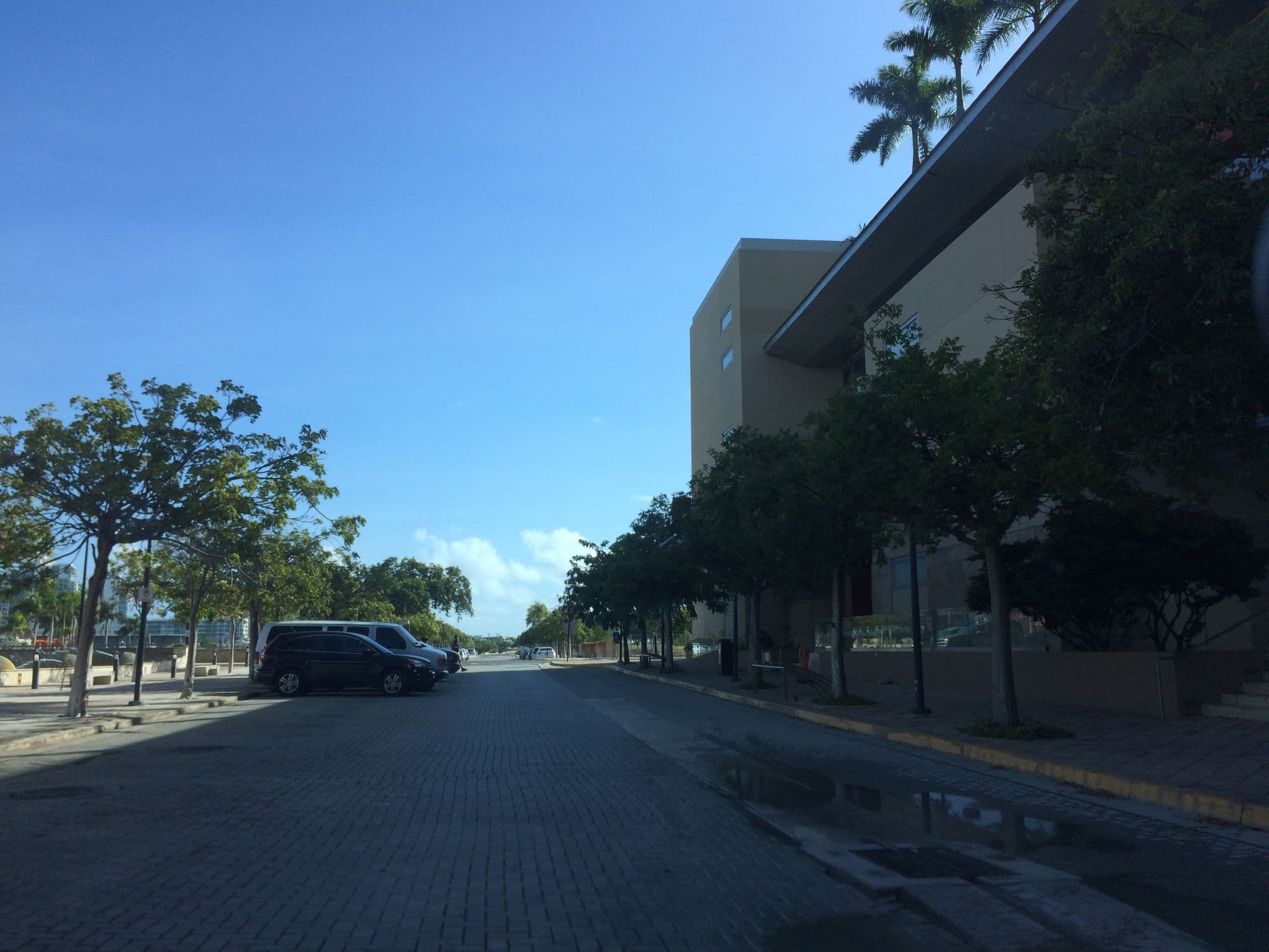Street view near Sheraton Executive Floor, San Juan — © jmoliver (CC BY-SA · Mapillary)