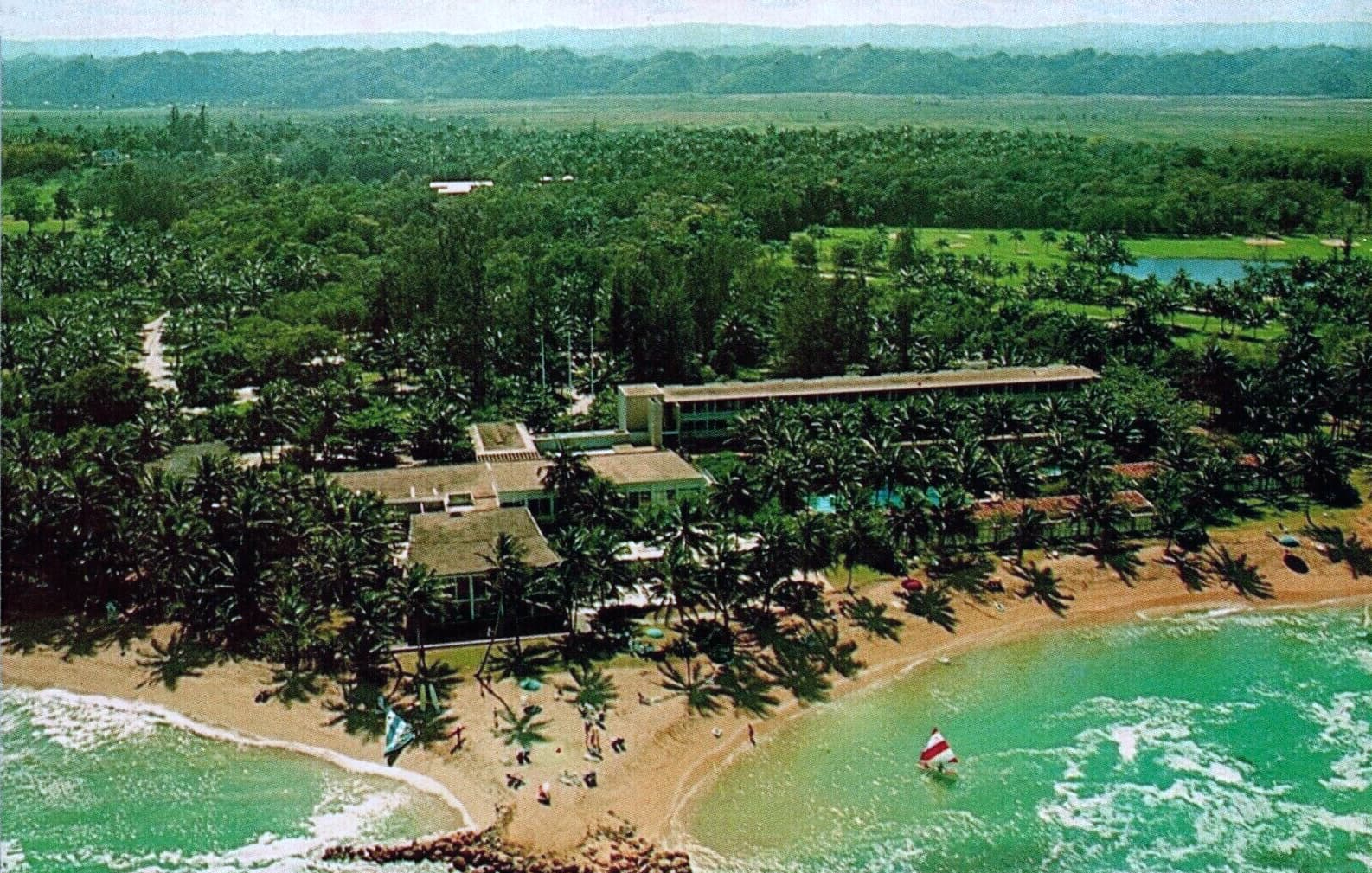 Dorado Beach (via Wikimedia Commons, Public domain)
