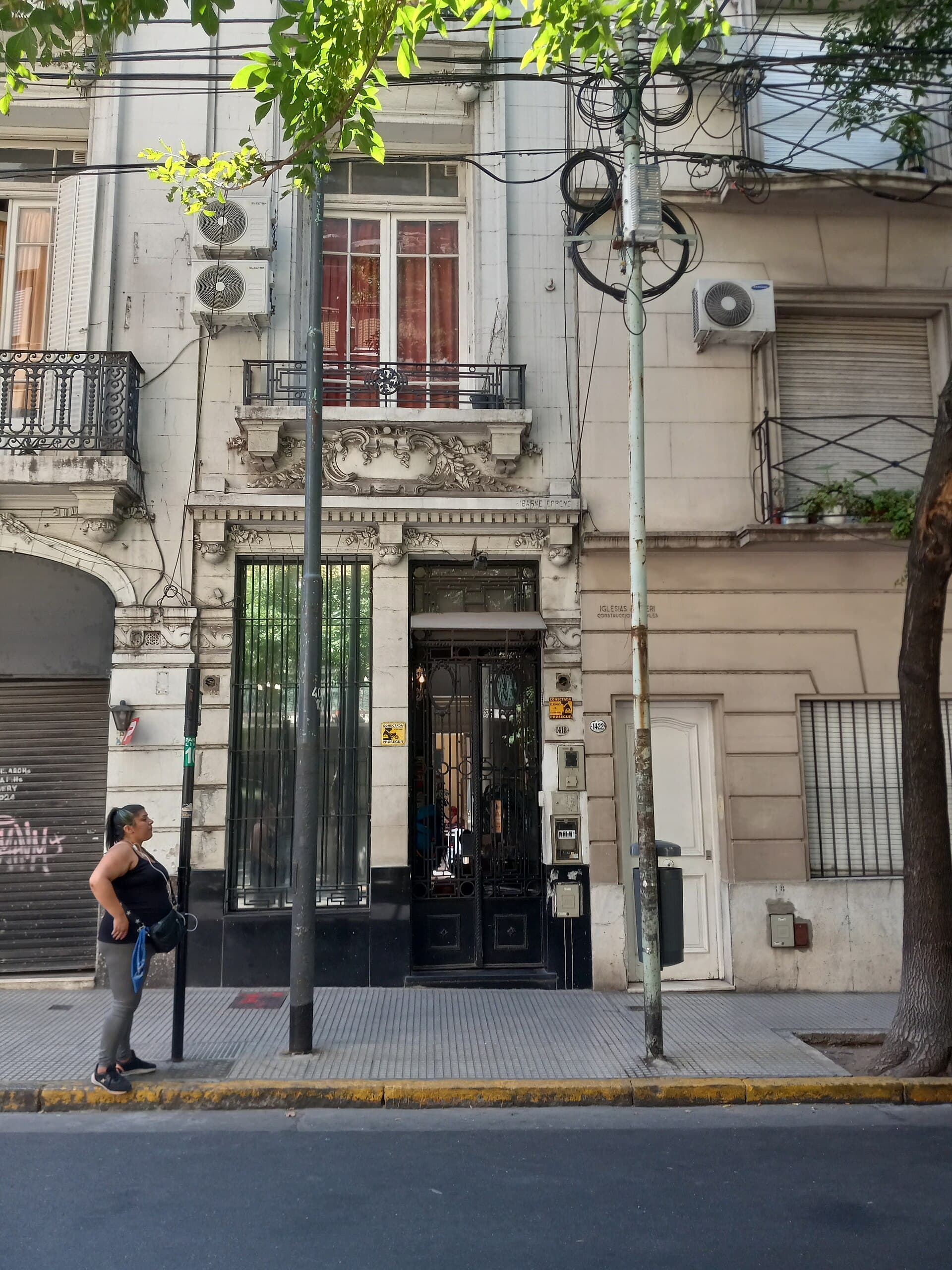 Voyage Recoleta Hostel (via Wikimedia Commons, CC BY-SA 3.0)