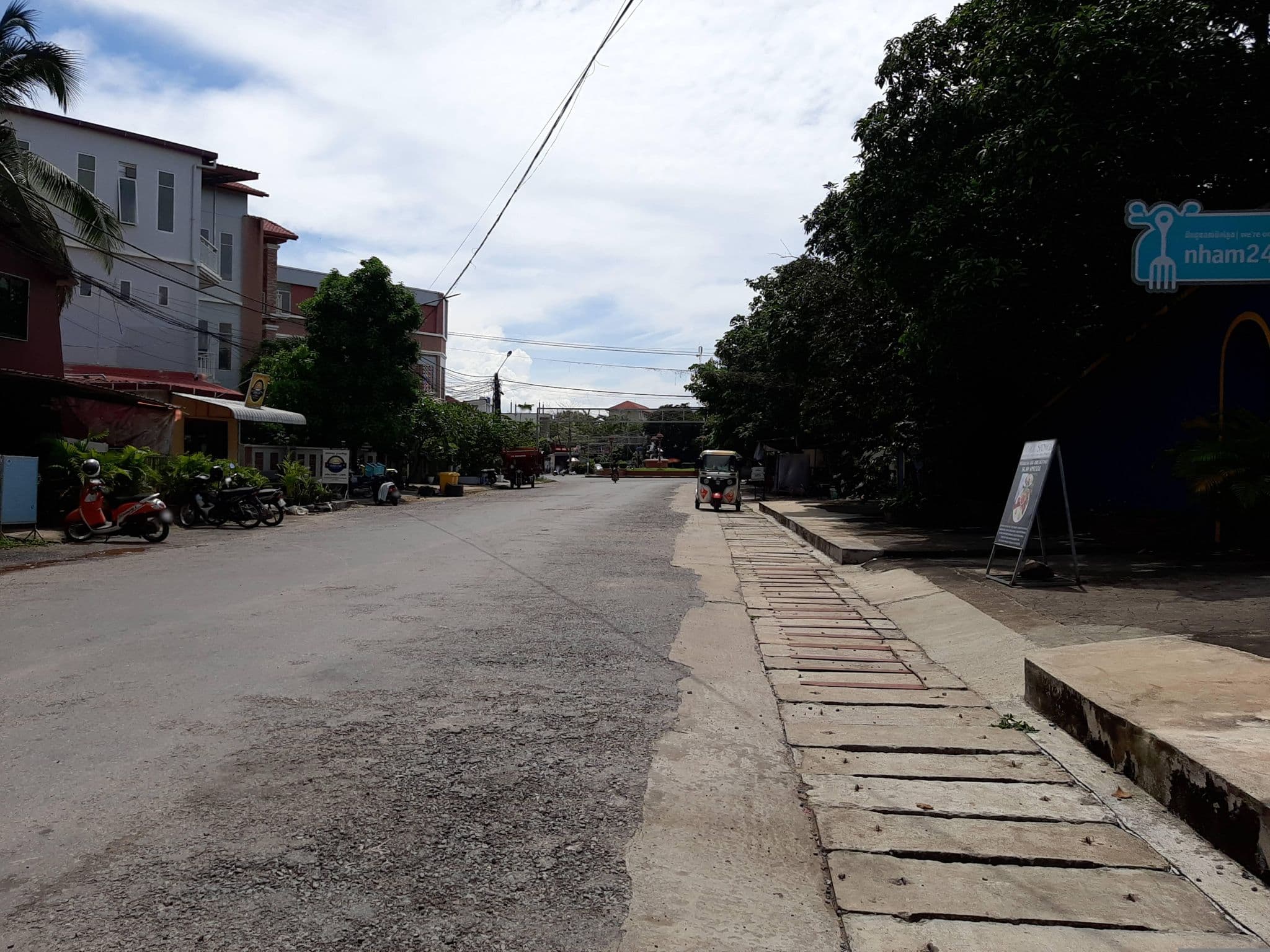 Street view near NY NY Guesthouse, Kampot — © pir (CC BY-SA · Mapillary)