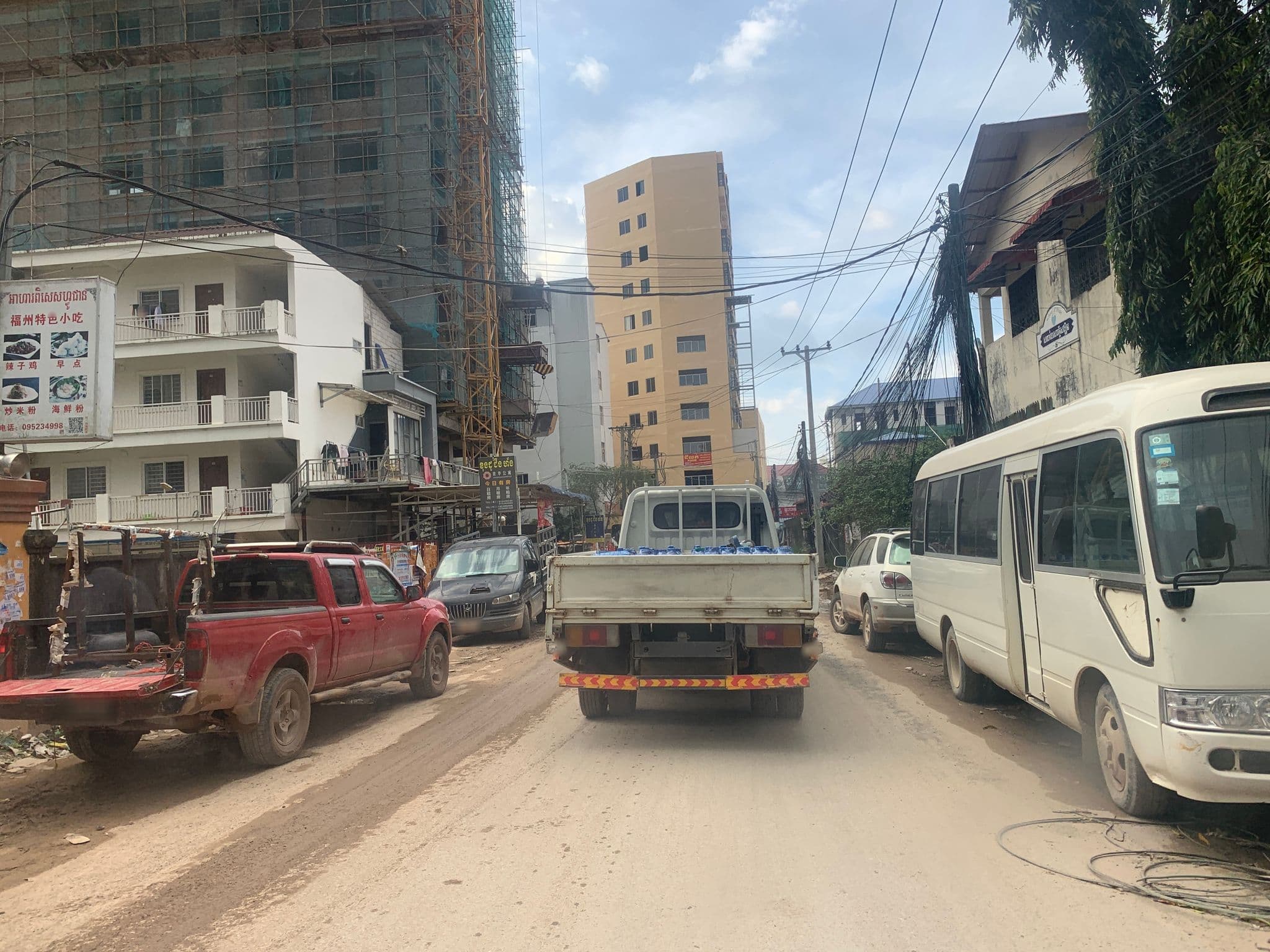 Street view near Sunday Guesthouse, Sihanoukville — © buschjost (CC BY-SA · Mapillary)