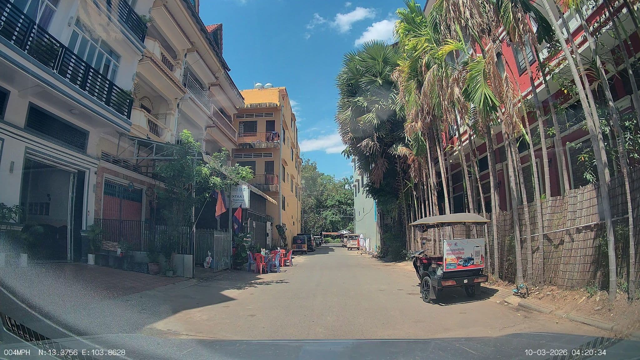 Street view near ផ្ទះសំណាក់ ចន្ទរះ អង្គរ, Siem Reap — © ThailandCambodia (CC BY-SA · Mapillary)