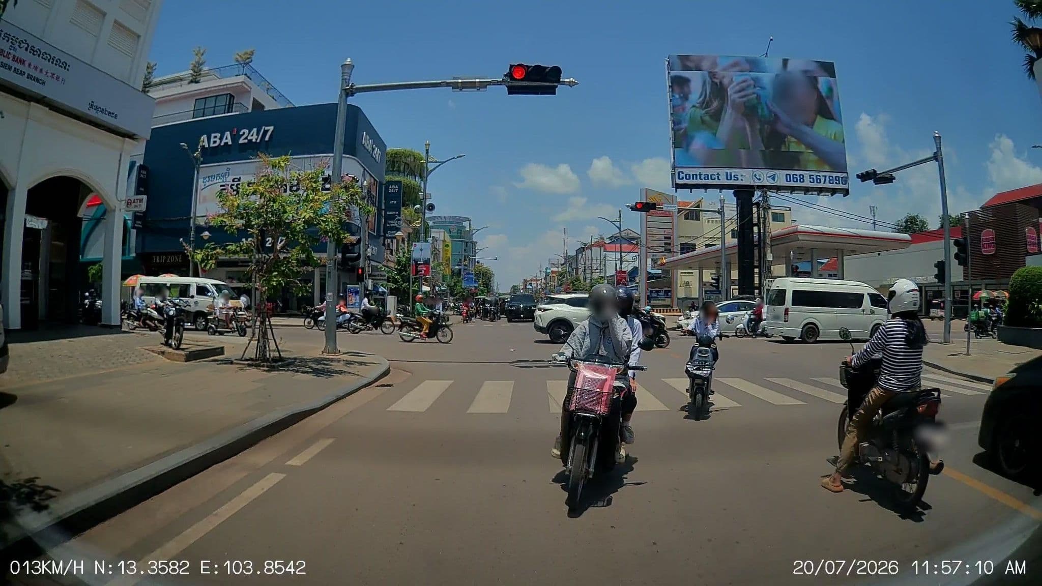 Street view near Hotel De La Paix, Siem Reap — © ThailandCambodia (CC BY-SA · Mapillary)