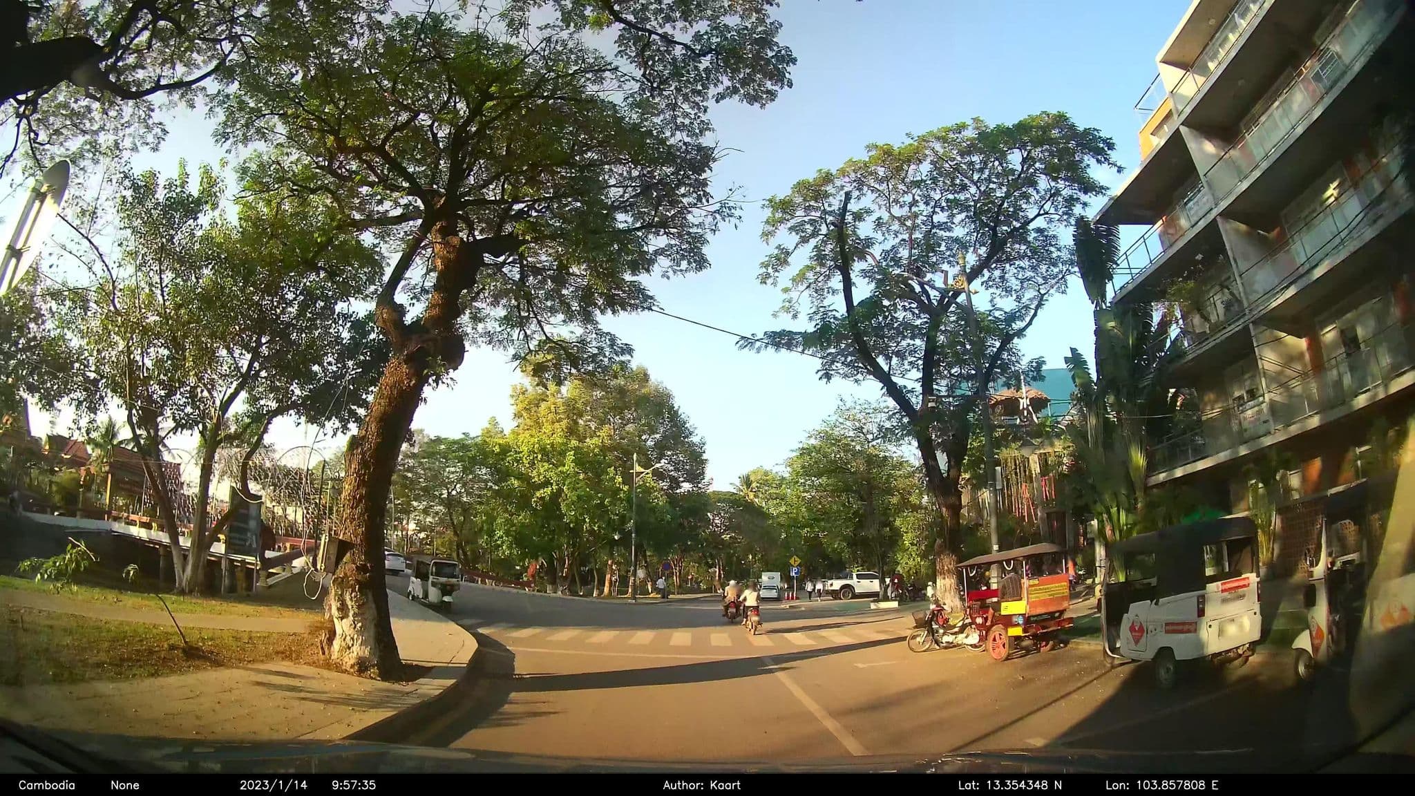 Street view near Roseca Hotel, Siem Reap — © kaart_2 (CC BY-SA · Mapillary)