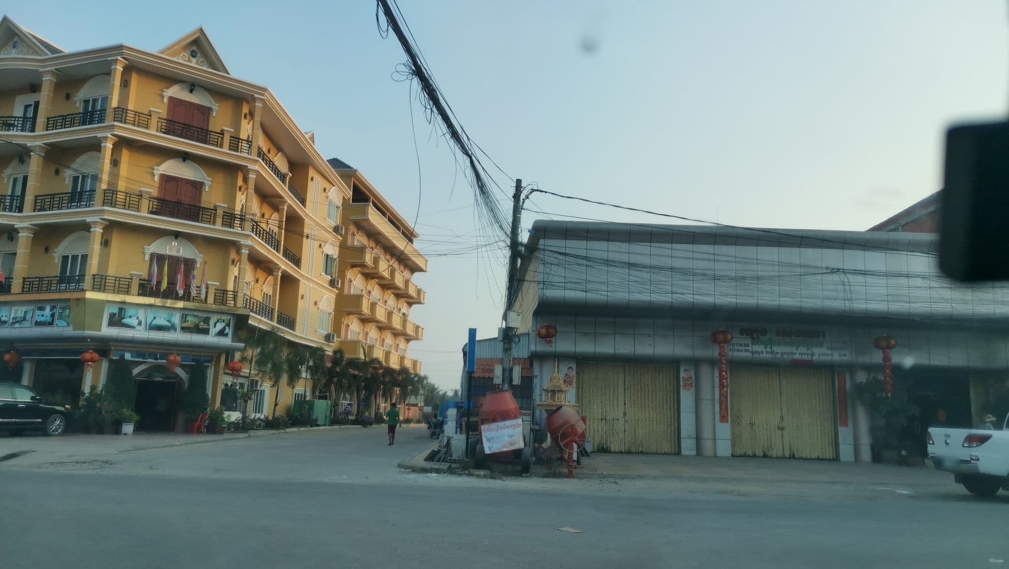 Street view near Leng Sengna Hotel, Battambang — © 71humain (CC BY-SA · Mapillary)