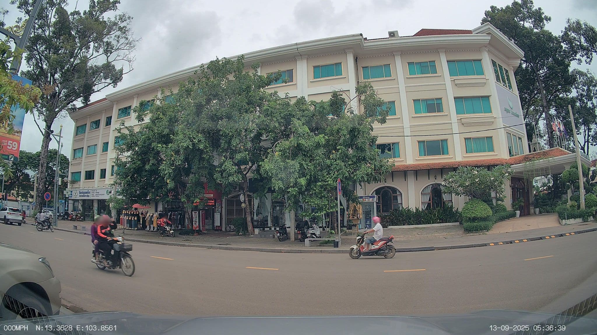 Street view near Mallen d'Angkor Boutique Hotel, Siem Reap — © ThailandCambodia (CC BY-SA · Mapillary)