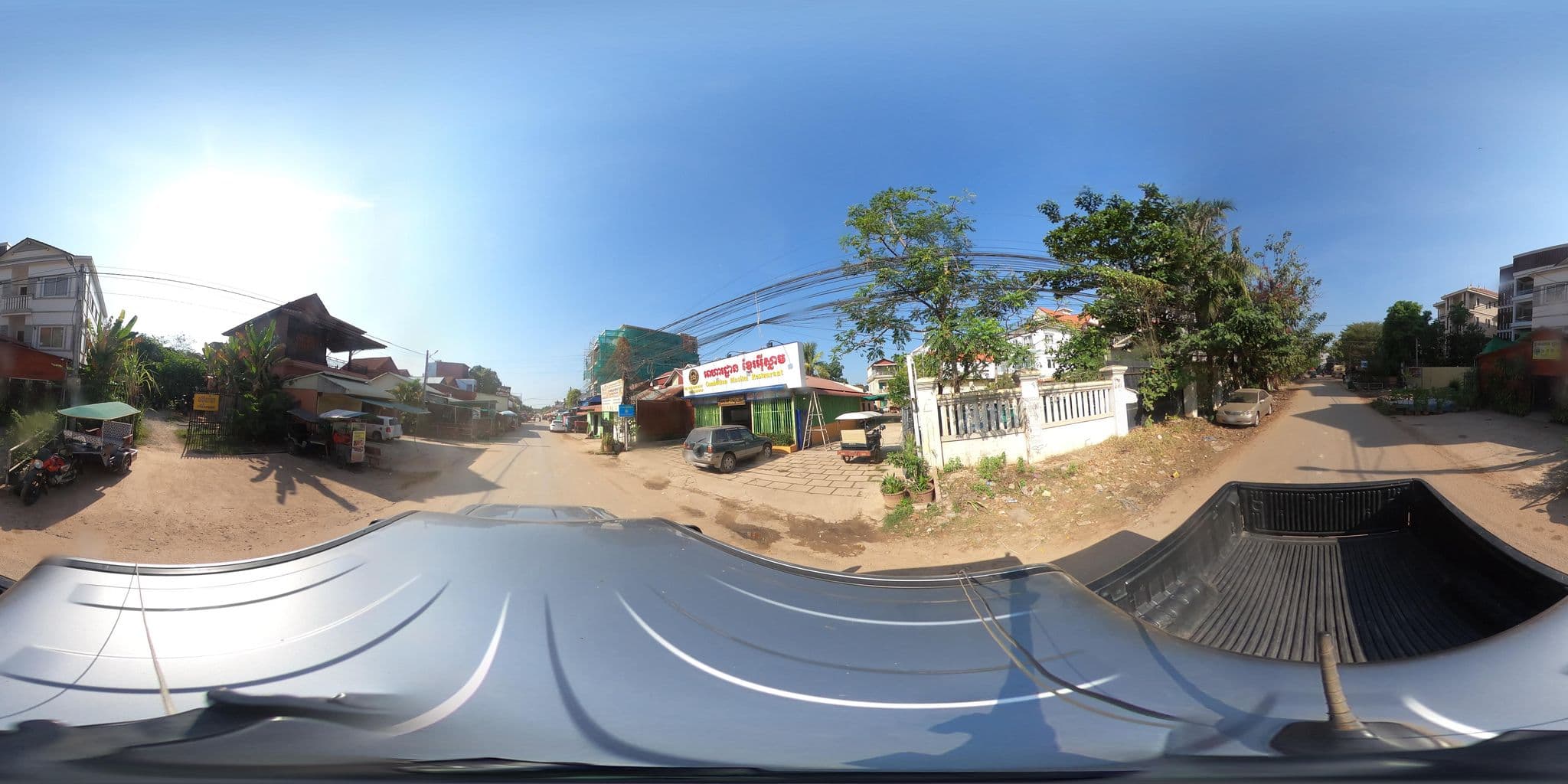 Street view near Mid City Hotel - SR, Siem Reap — © kaart_2 (CC BY-SA · Mapillary)