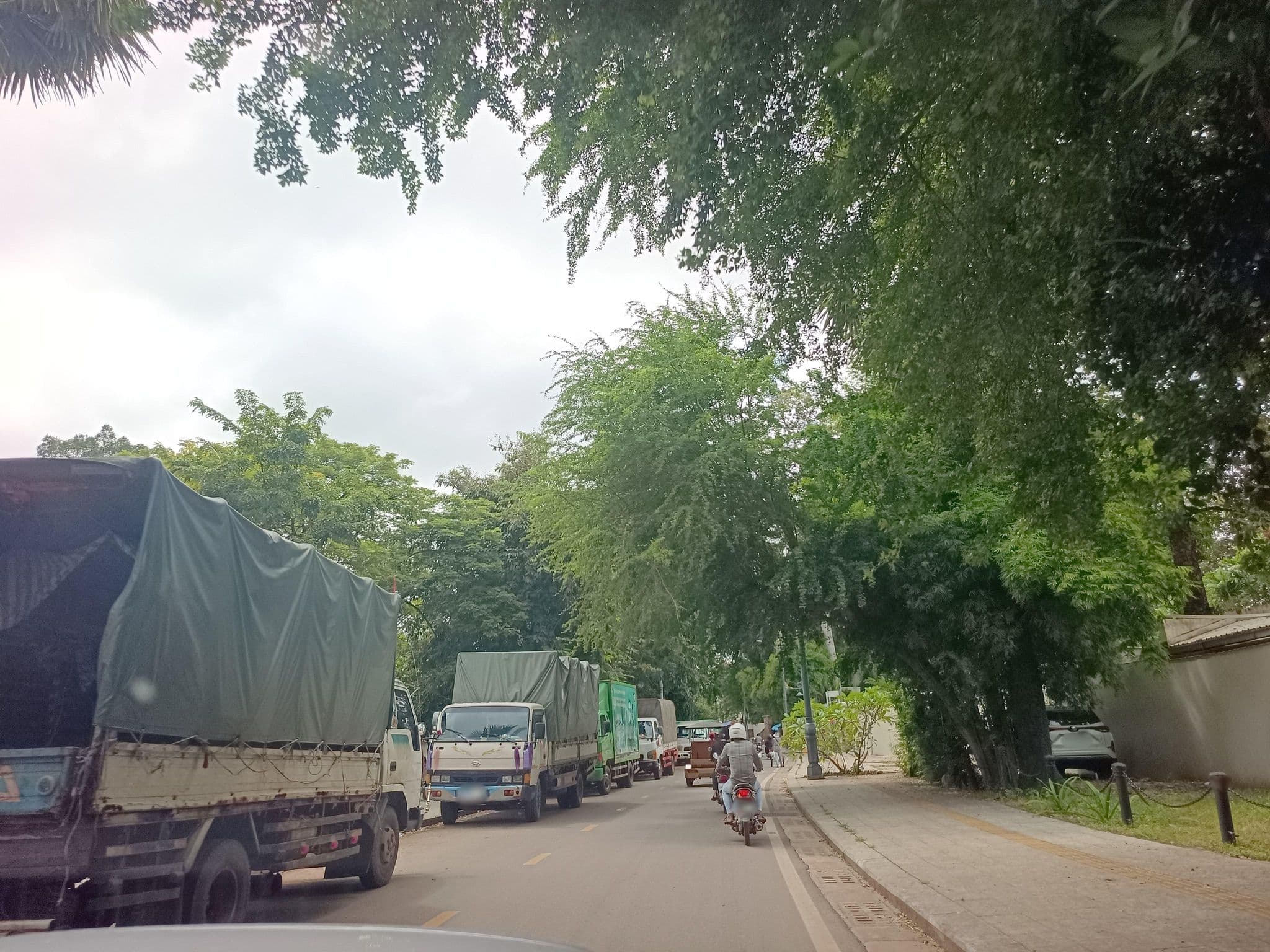 Street view near Angkor Riverside Hotel, Siem Reap — © ThailandCambodia (CC BY-SA · Mapillary)
