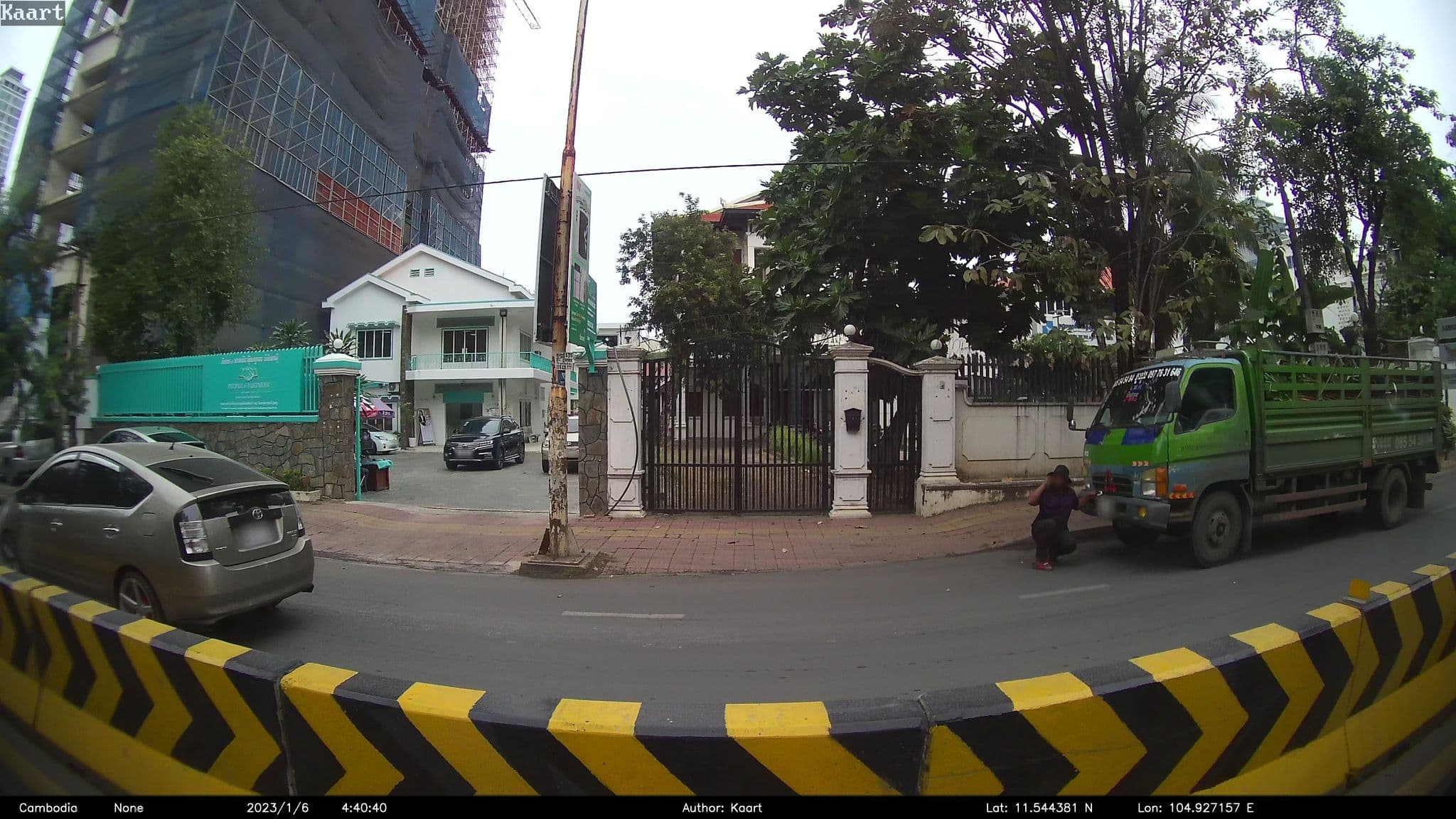 Street view near Governor Hotel, Phnom Penh — © kaart_2 (CC BY-SA · Mapillary)
