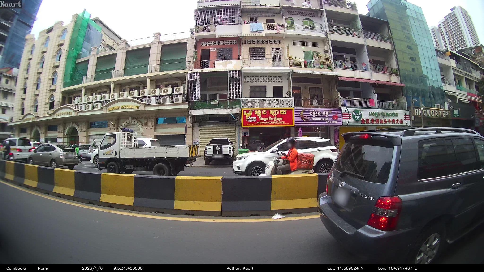 Street view near LEBIZ Hotel-Library, Phnom Penh — © kaart_2 (CC BY-SA · Mapillary)
