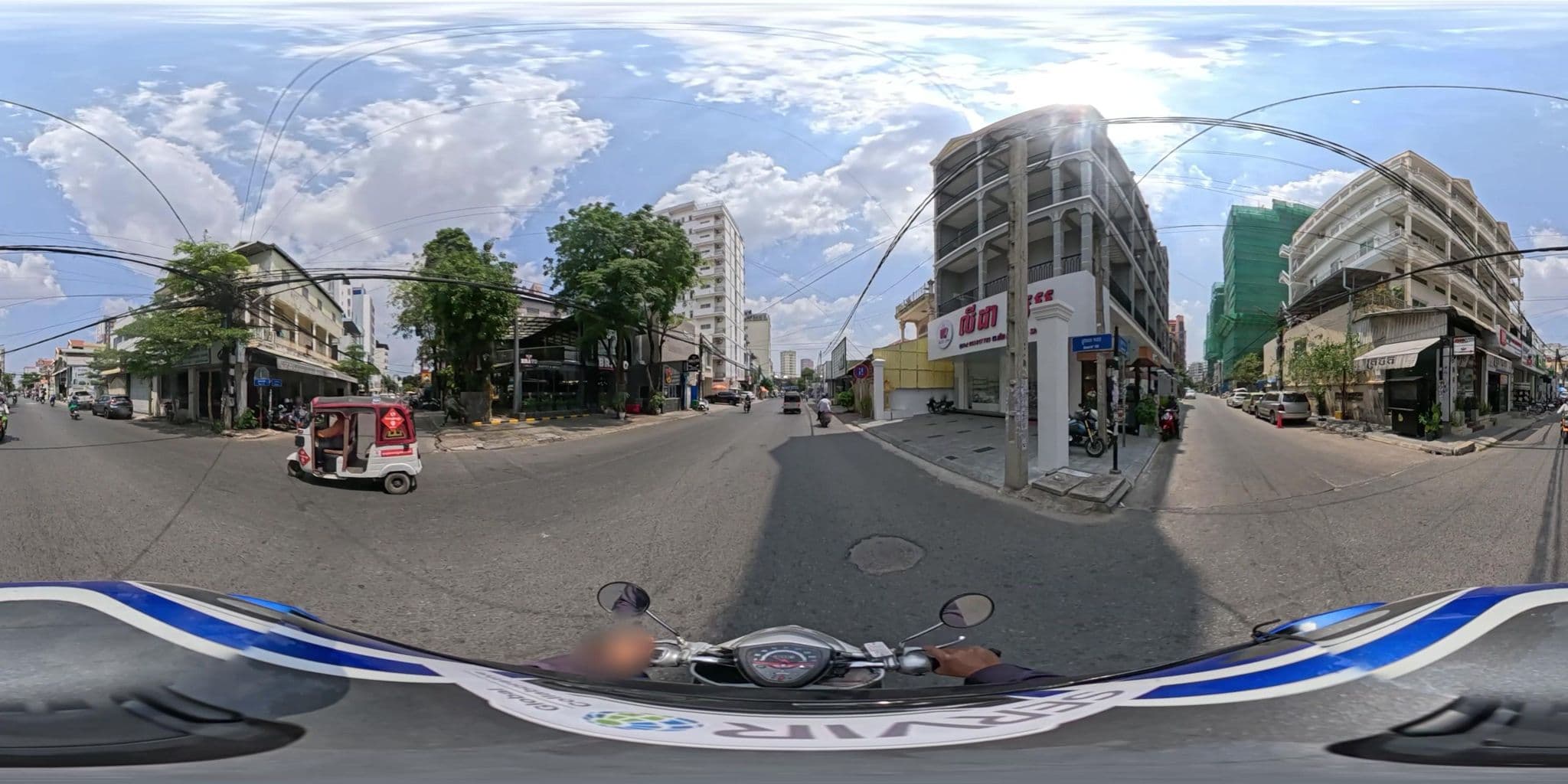 Street view near Midtown Hotel, Tuŏl Tumpung — © vteck (CC BY-SA · Mapillary)