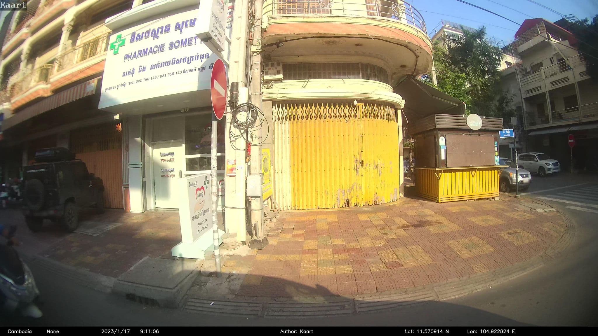 Street view near Safari Hotel, Phnom Penh — © kaart_2 (CC BY-SA · Mapillary)