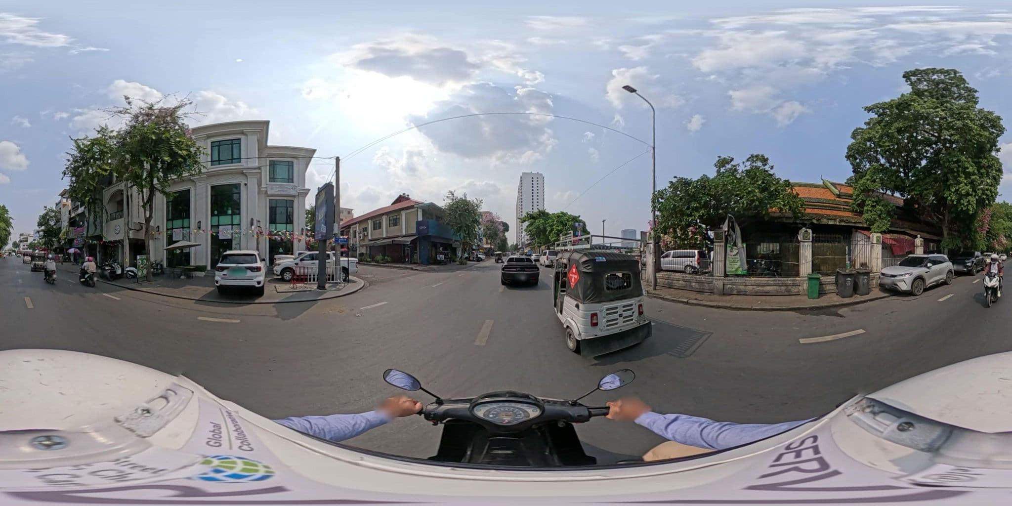 Street view near Tonel Sap Guest House, Phnom Penh — © vteck (CC BY-SA · Mapillary)